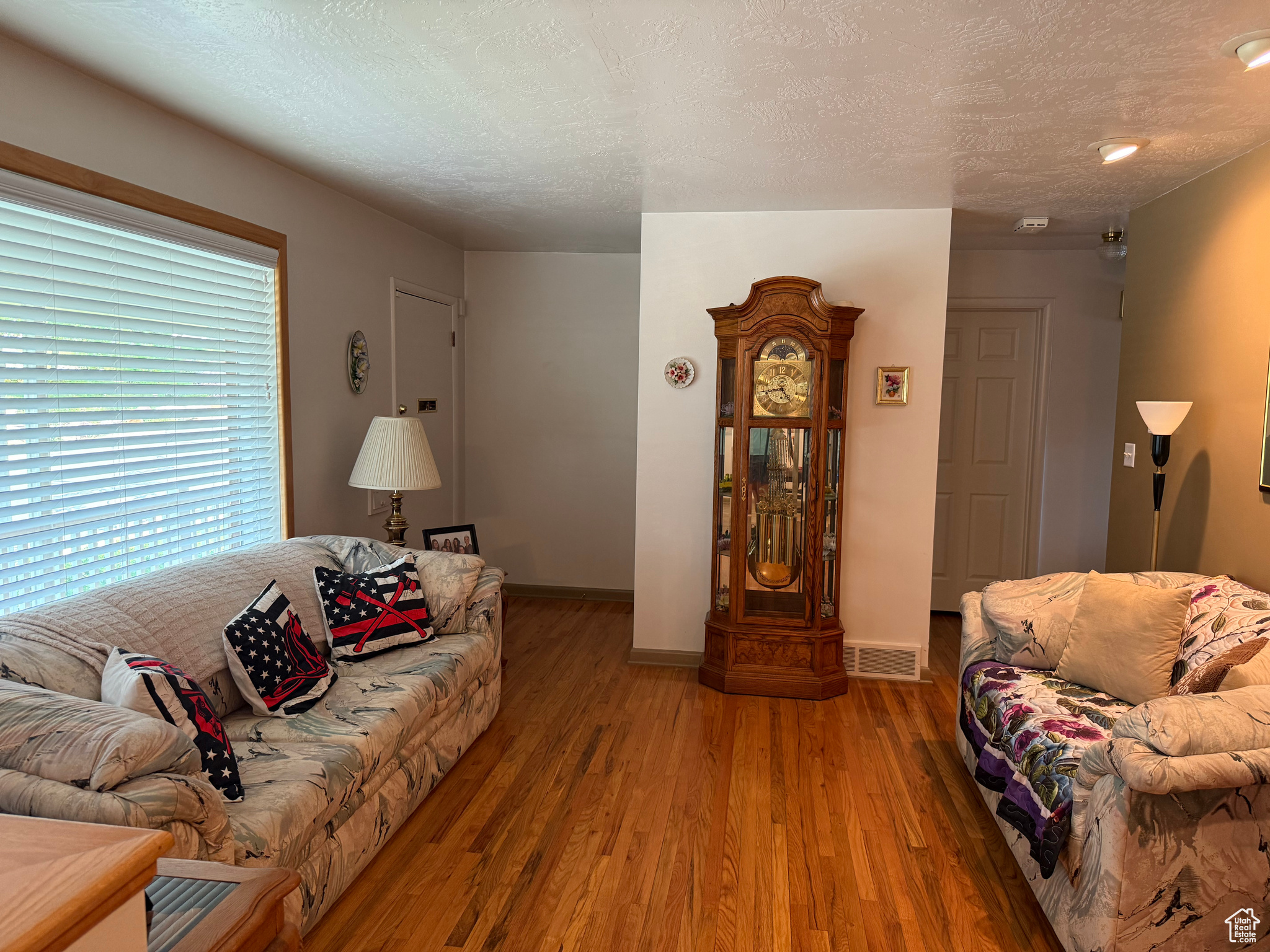 HOLLADAY HILLS - Residential