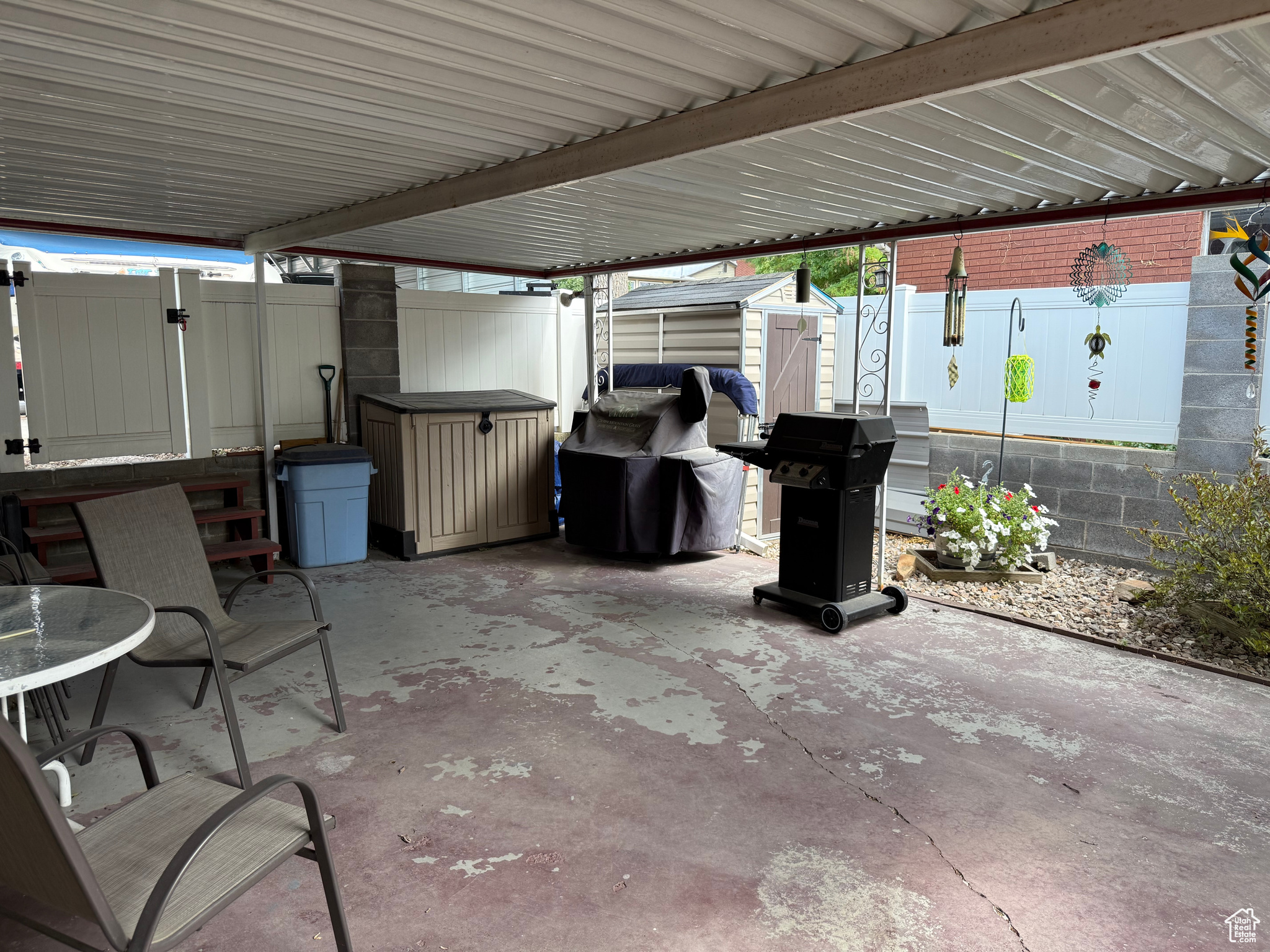 HOLLADAY HILLS - Residential