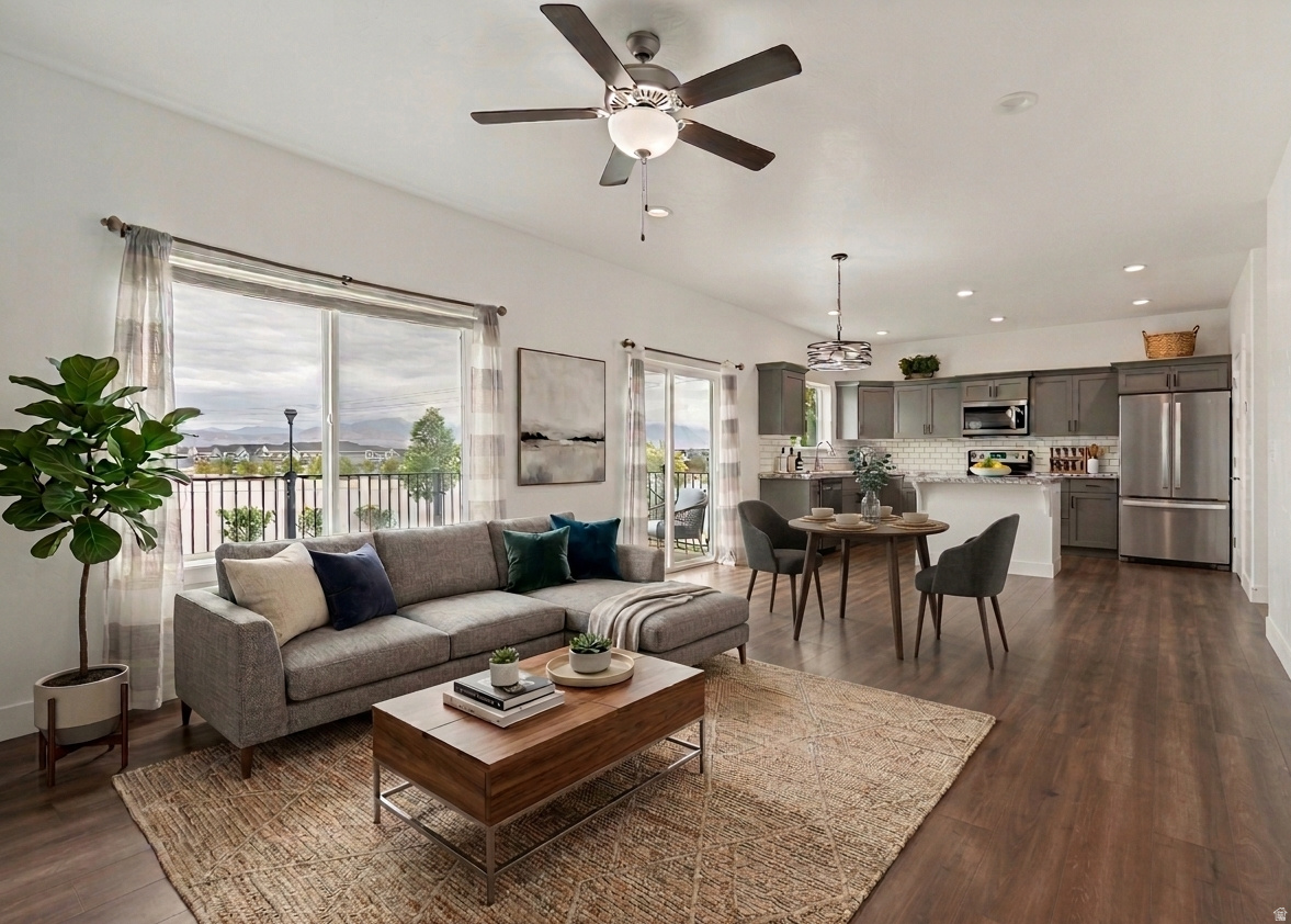 SILVER LAKE - Residential