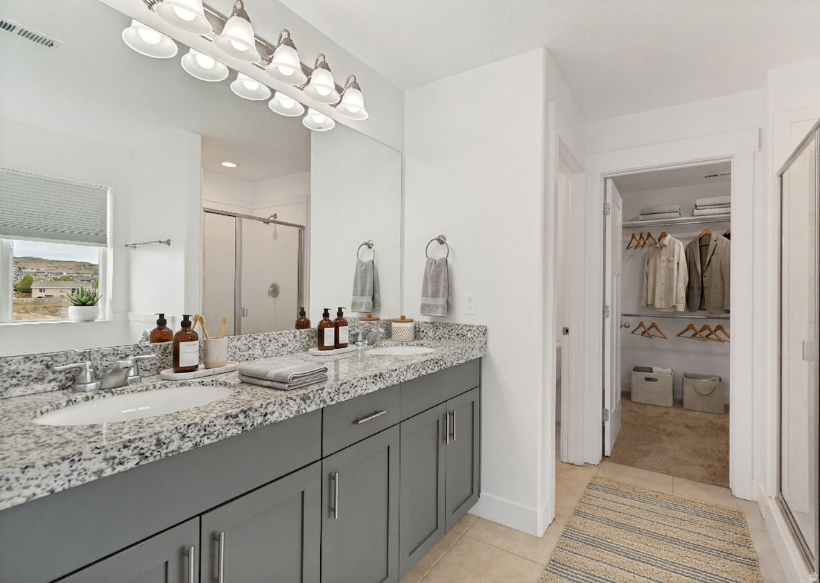 SILVER LAKE - Residential