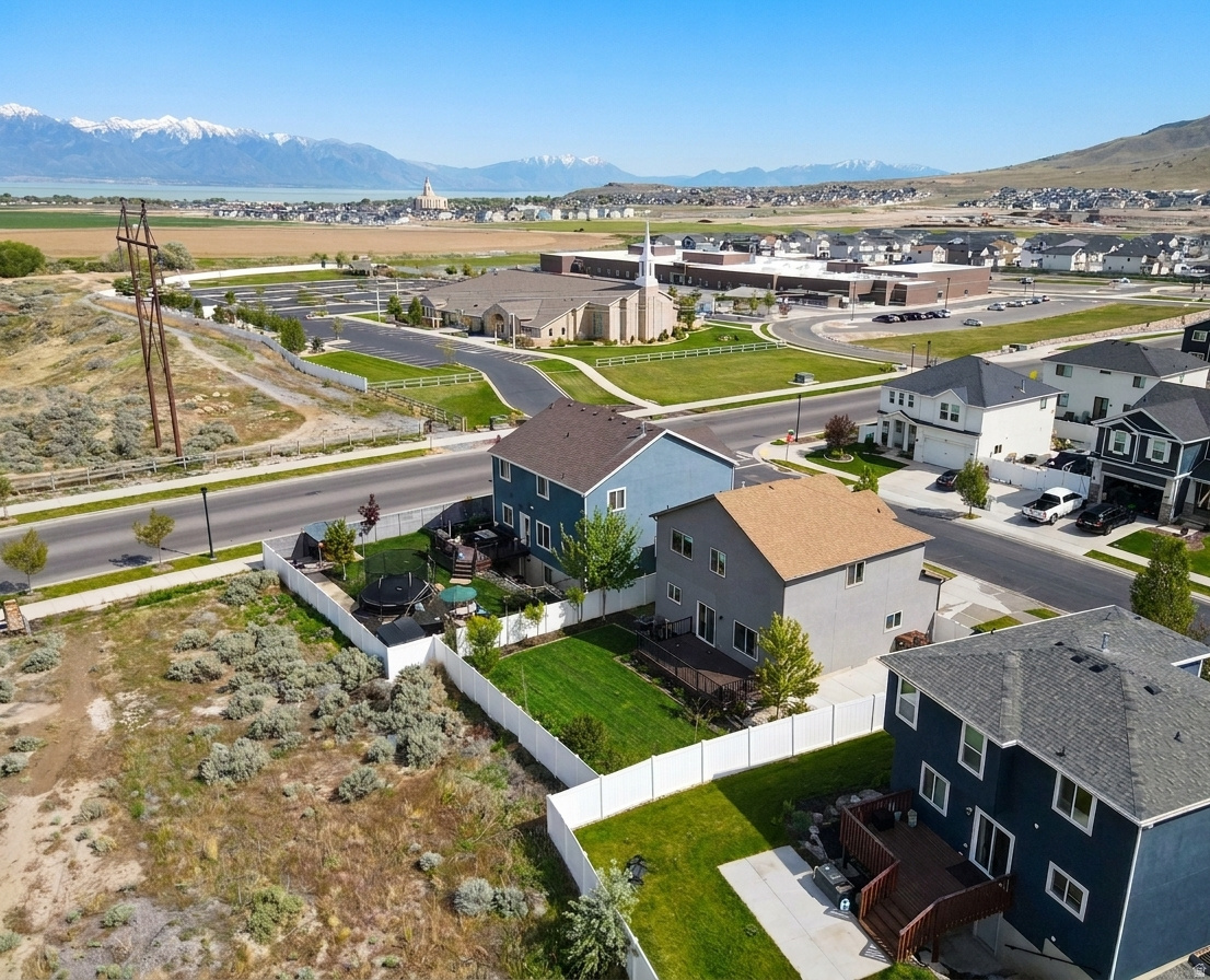SILVER LAKE - Residential