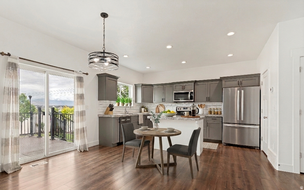 SILVER LAKE - Residential
