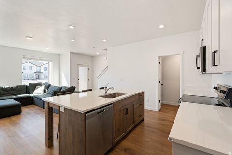 Tiny photo for 1022 S 200 E, Spanish Fork, UT 84660 (MLS # 2145355)