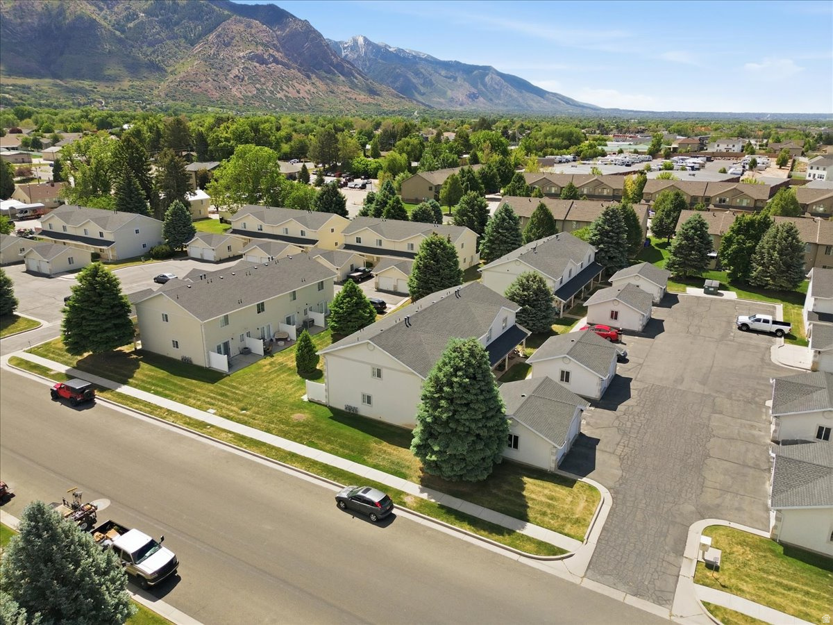 BLACKHAWK - Residential