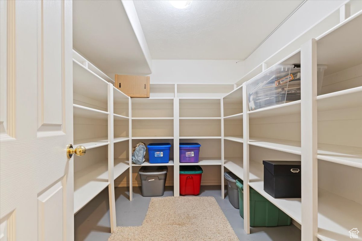 HIDDEN HOLLOW - Residential