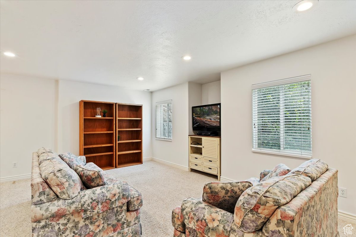 HIDDEN HOLLOW - Residential