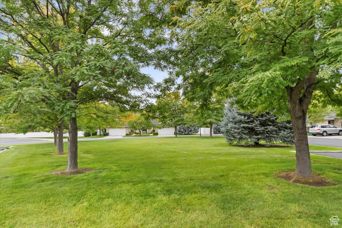 HIDDEN HOLLOW - Residential