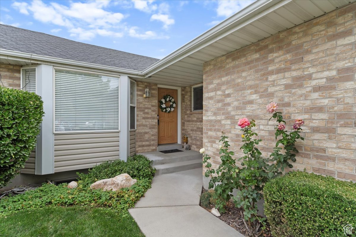 HIDDEN HOLLOW - Residential