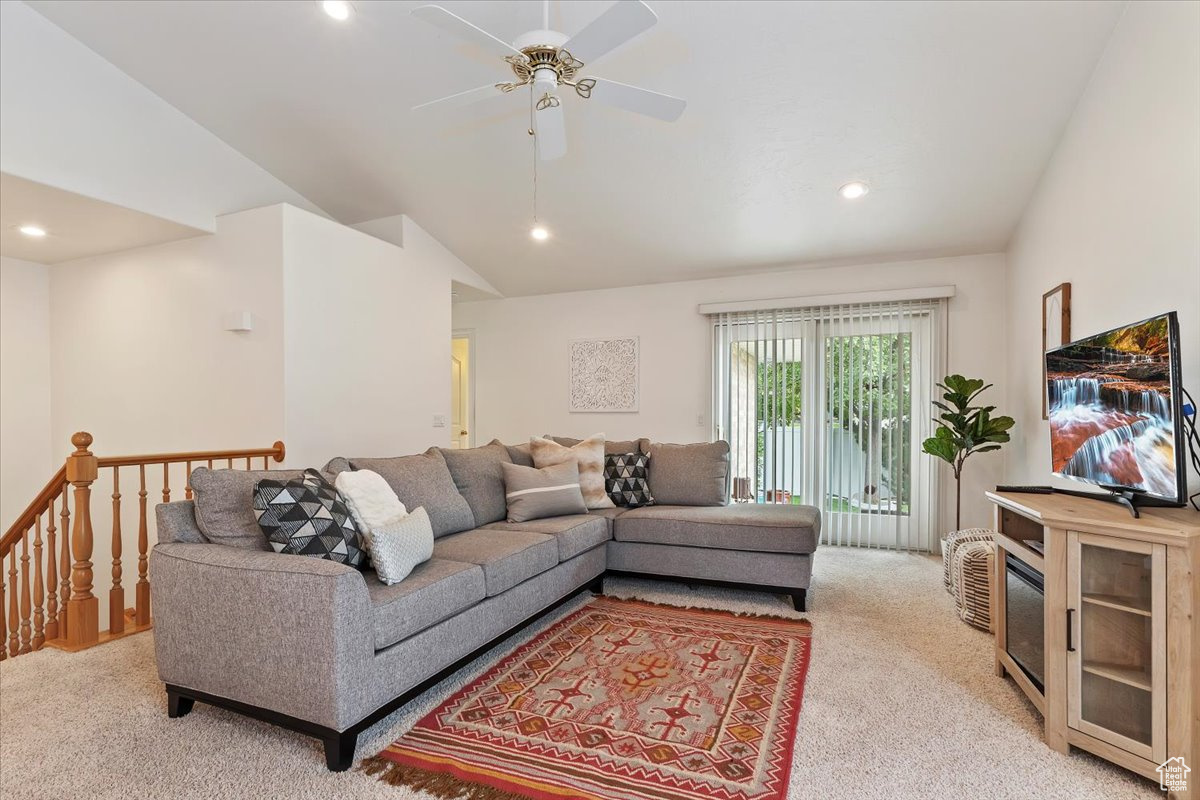 HIDDEN HOLLOW - Residential