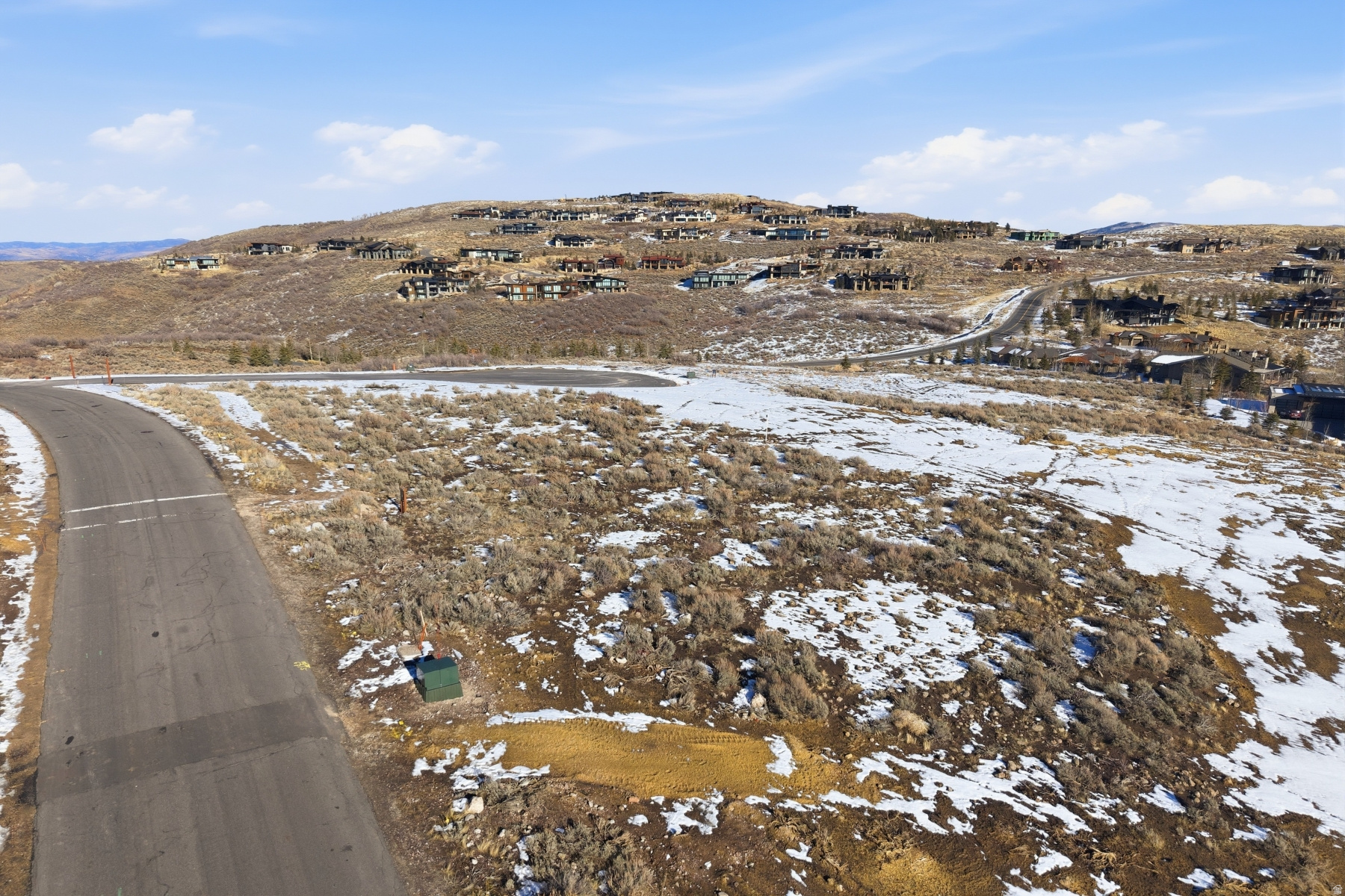 MOUNTAIN CREST - Land