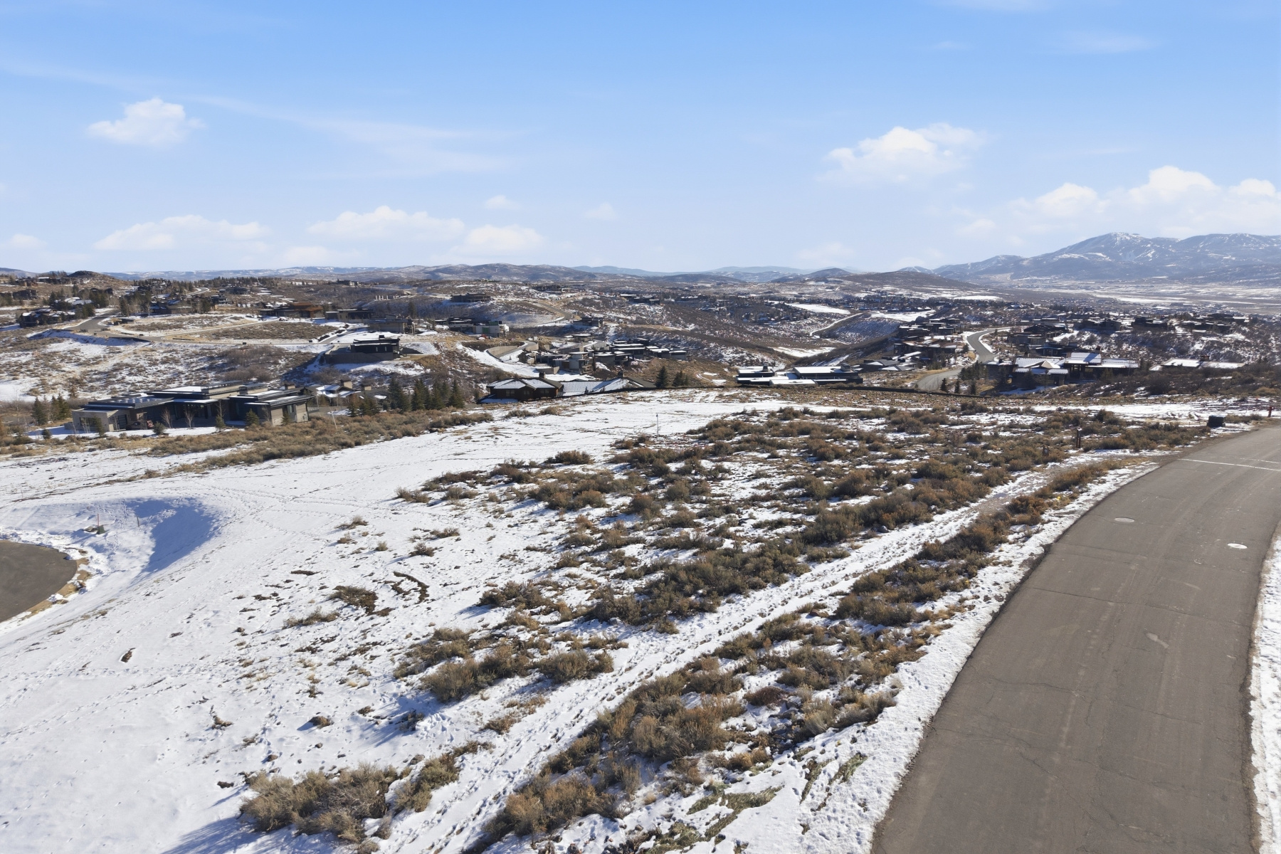 MOUNTAIN CREST - Land