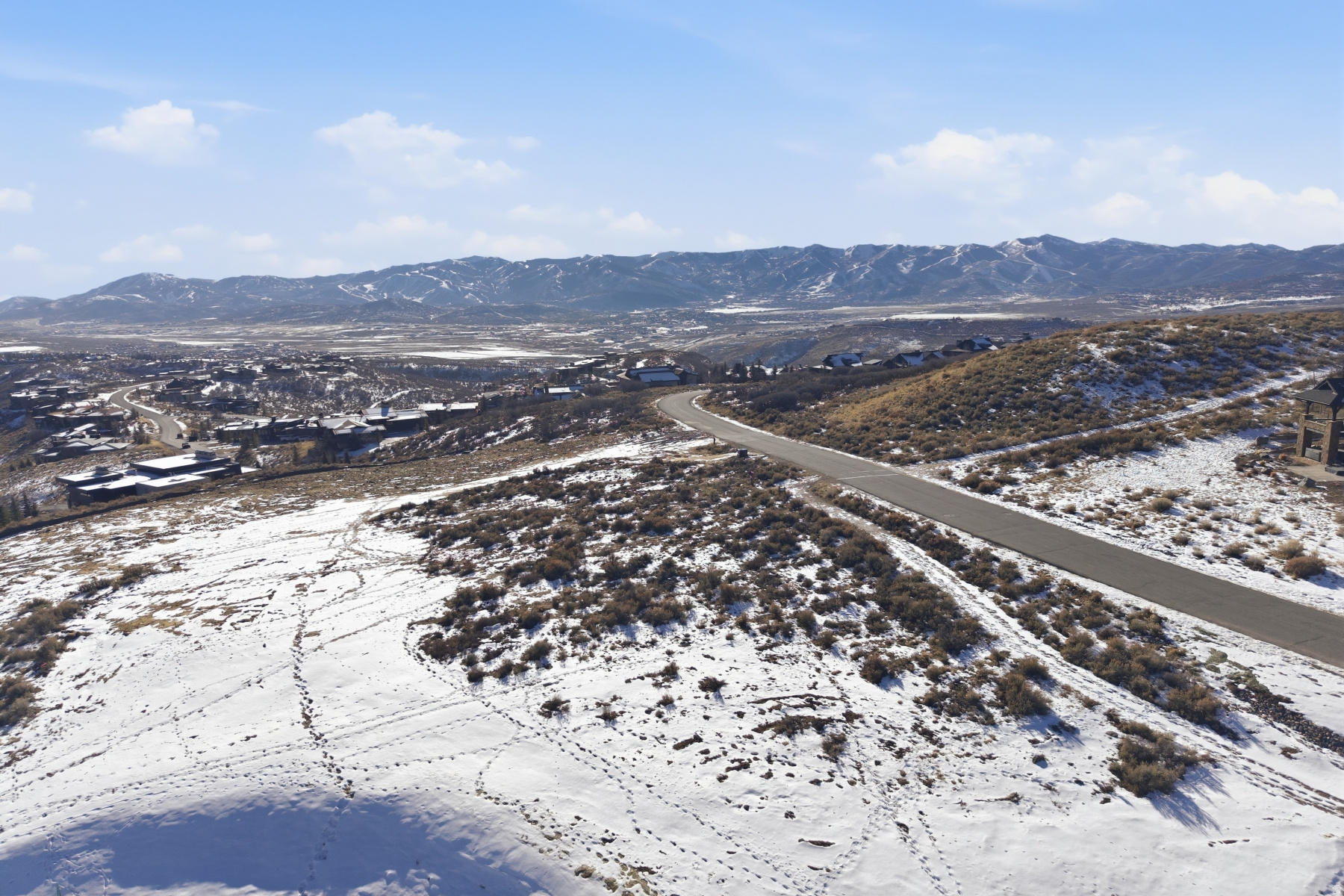 MOUNTAIN CREST - Land