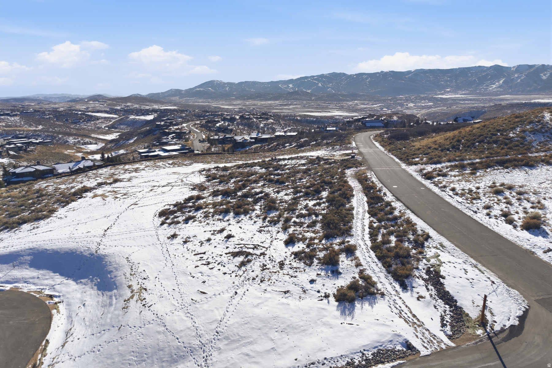 MOUNTAIN CREST - Land