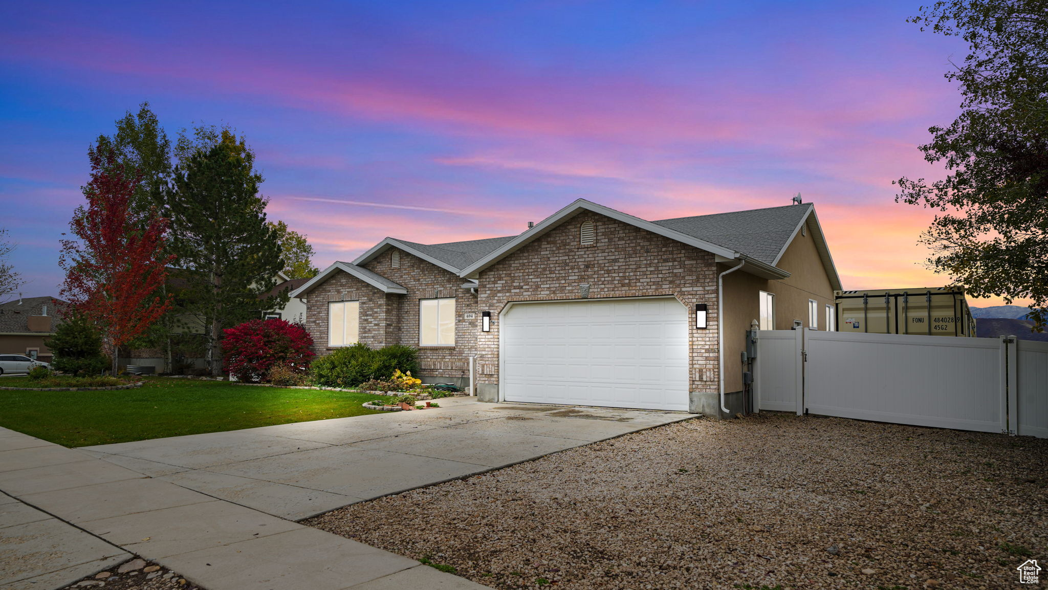 FOX DEN ESTATES - Residential