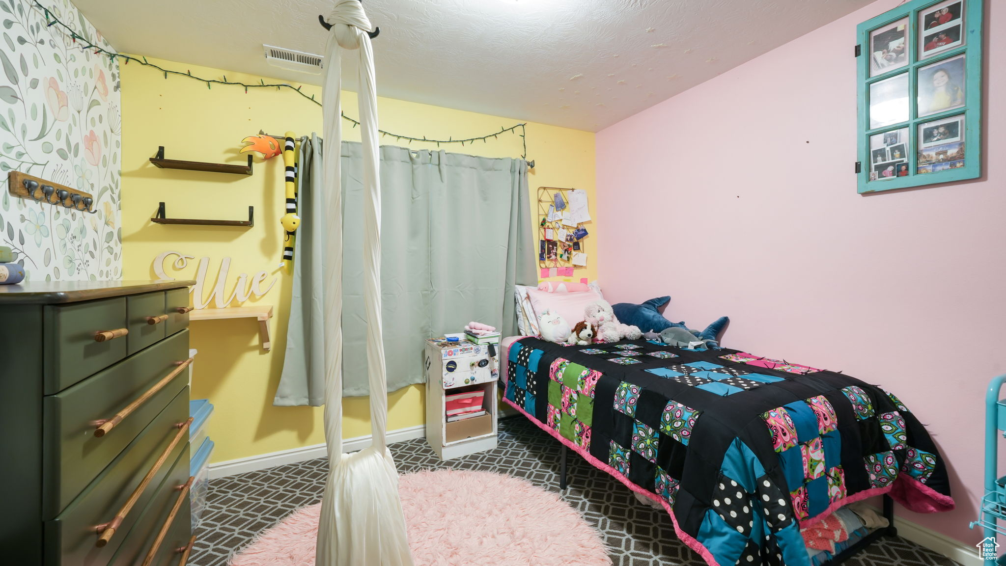 FOX DEN ESTATES - Residential