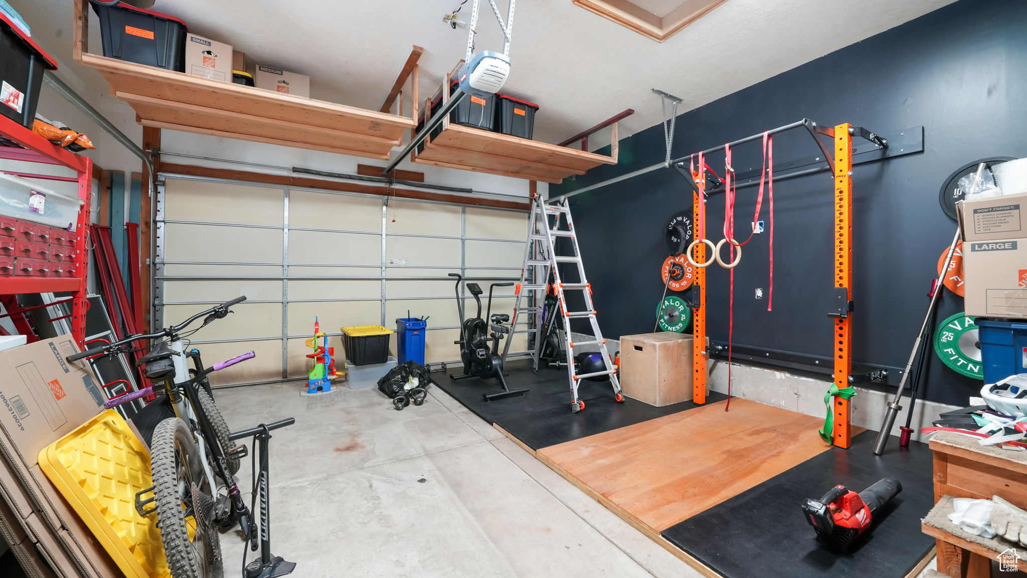 FOX DEN ESTATES - Residential