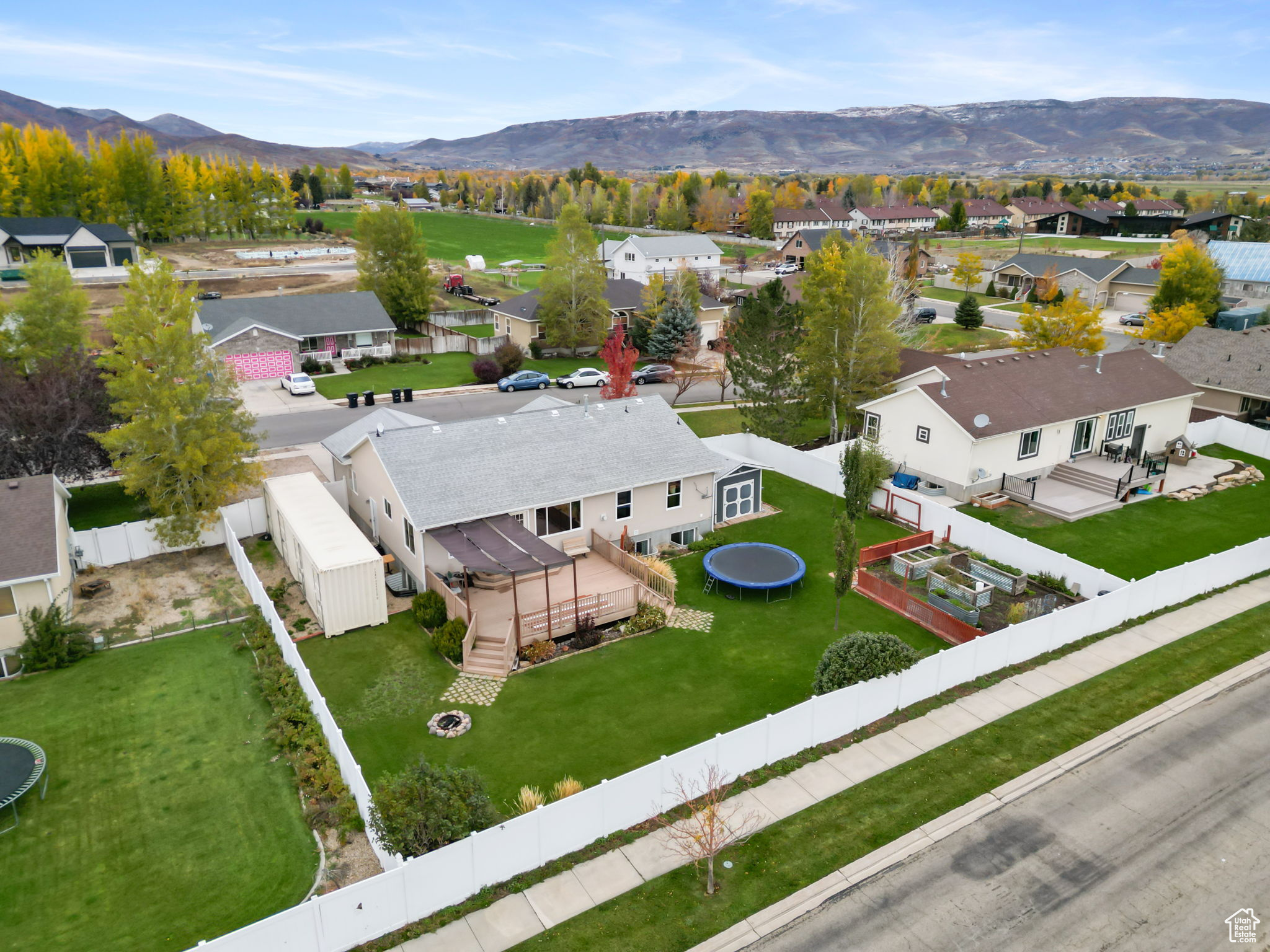 FOX DEN ESTATES - Residential