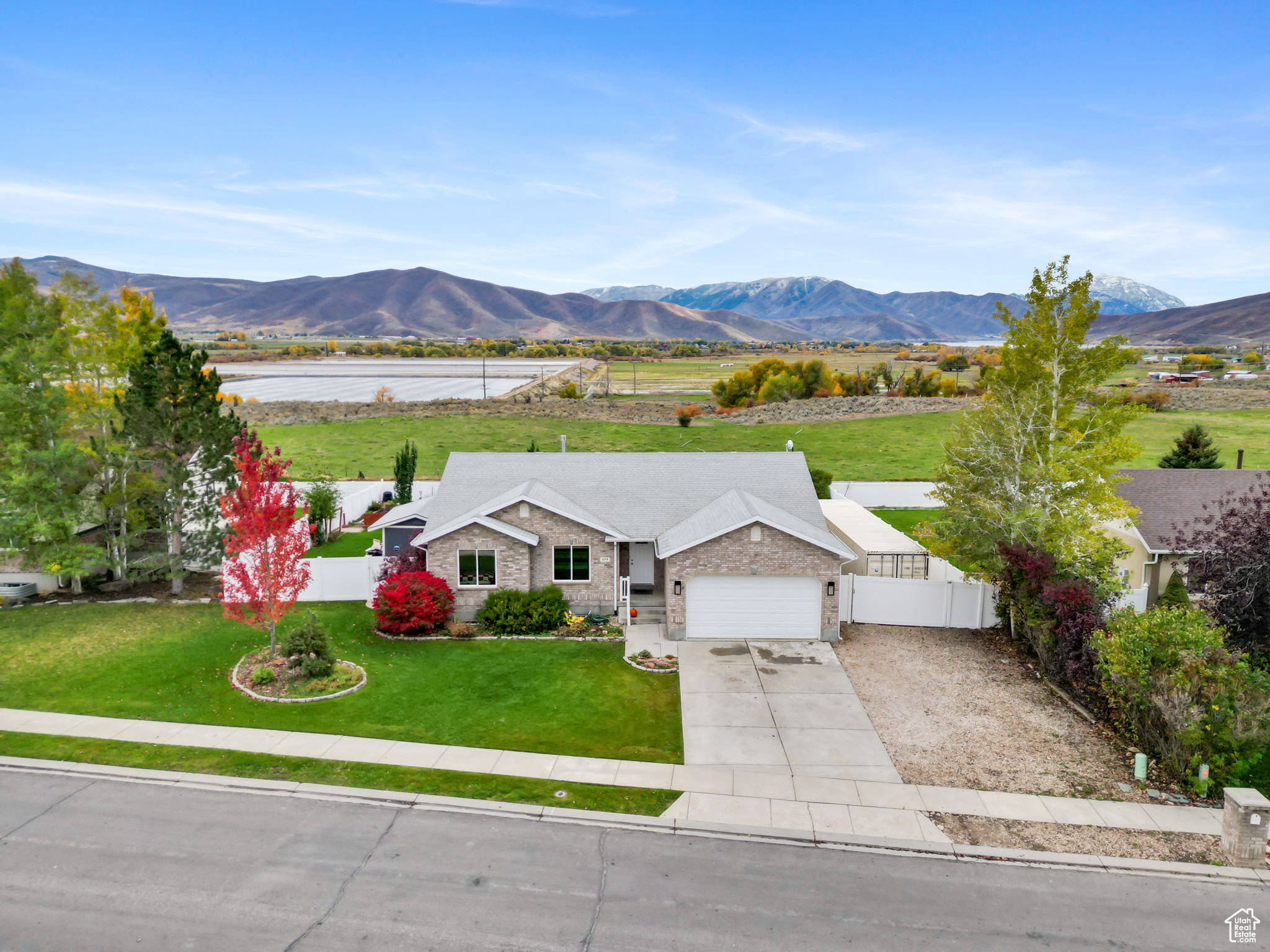 FOX DEN ESTATES - Residential