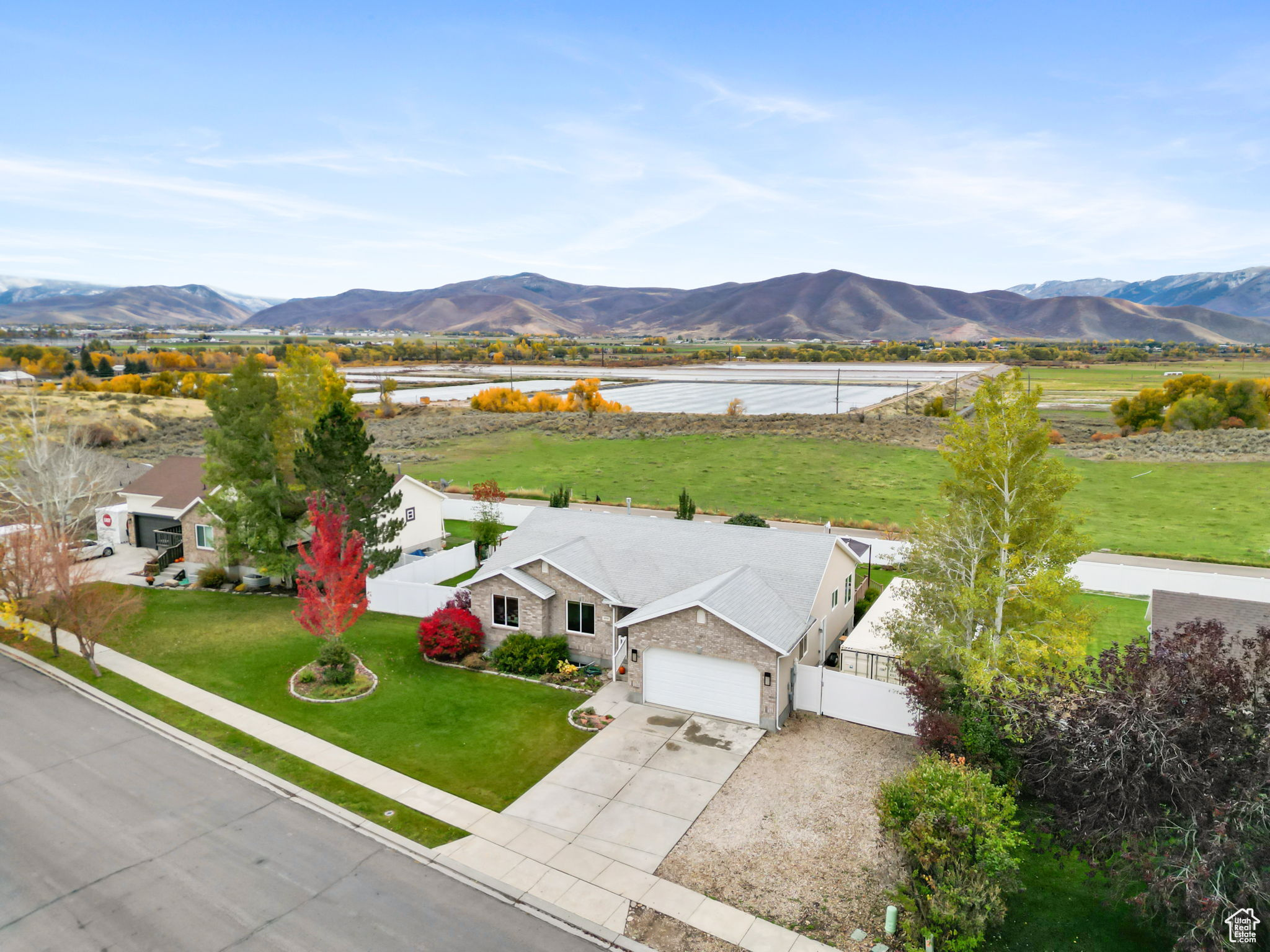 FOX DEN ESTATES - Residential