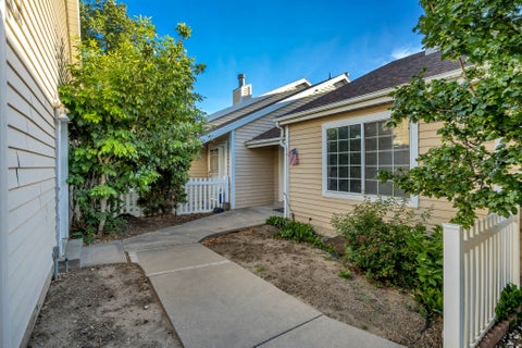 Condo For Sale - 3268 S Plum Tree Ln<br/> Bountiful, UT 84010