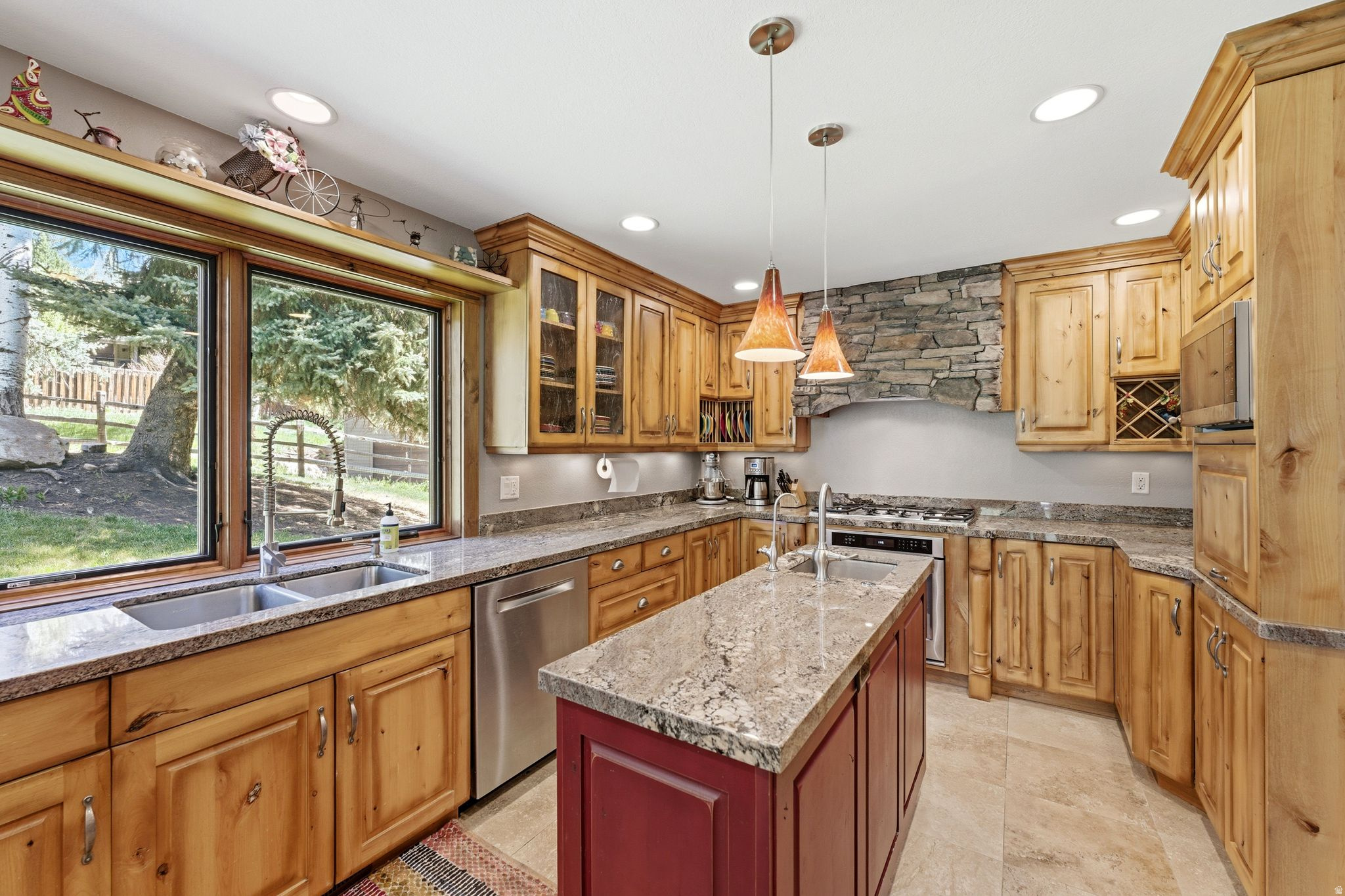 PARK MEADOWS - Residential