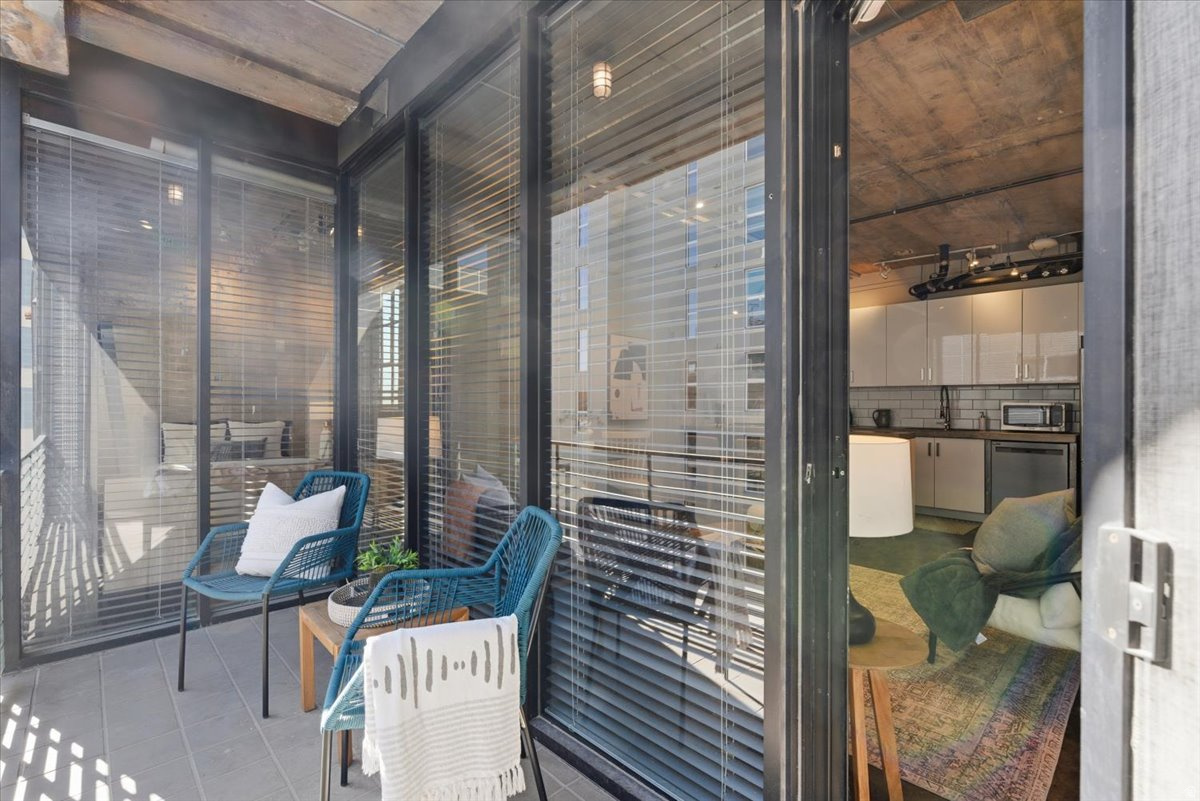 DAKOTA LOFTS - Residential