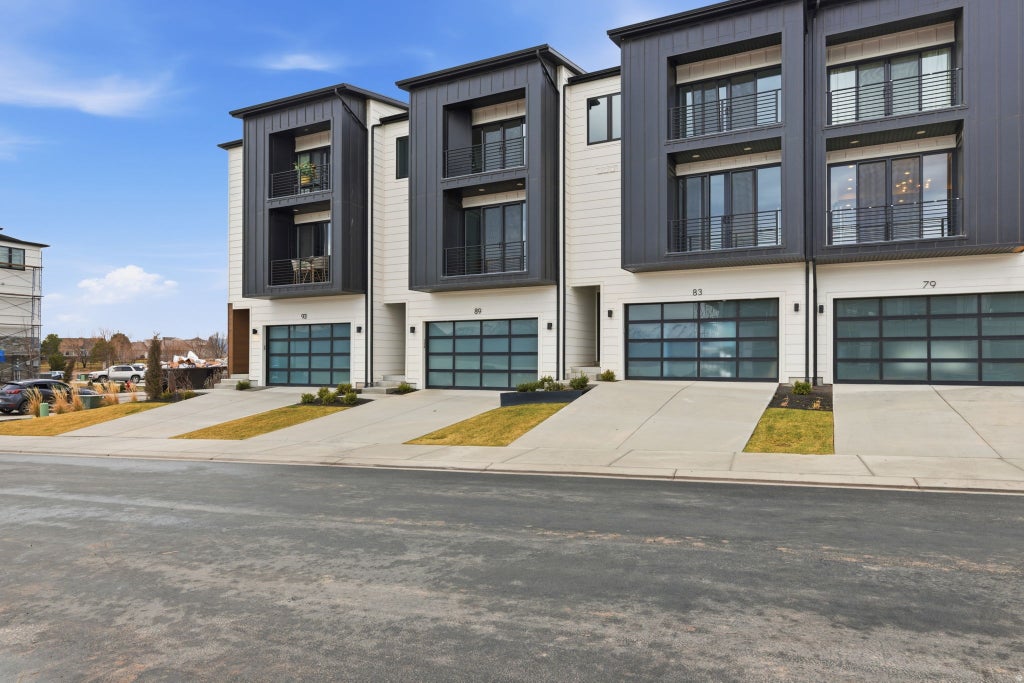 Photo of 83 E WATSON DR, Saratoga Springs, UT 84045 (MLS # 2173338)