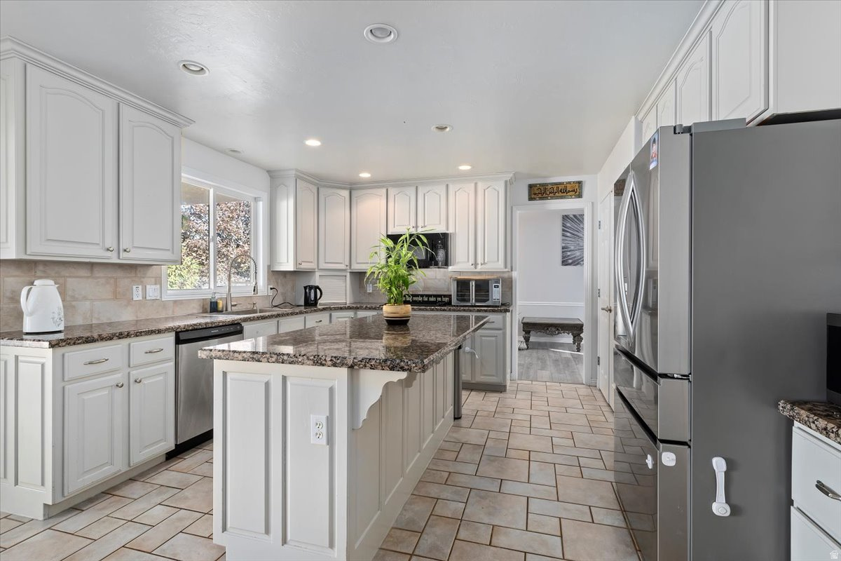 MEADOWS AT HIDDEN CO - Residential