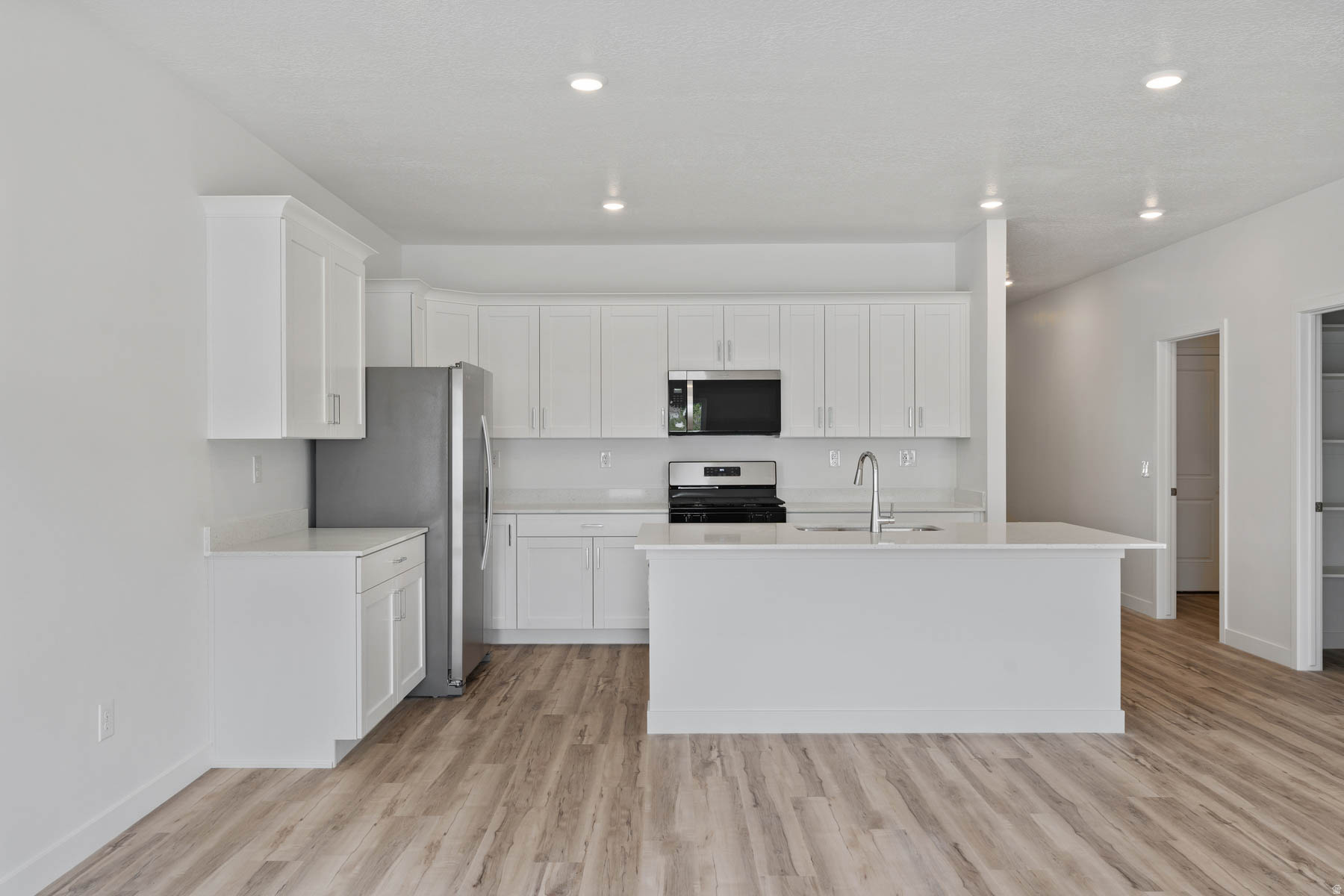 DESERT EDGE - Residential