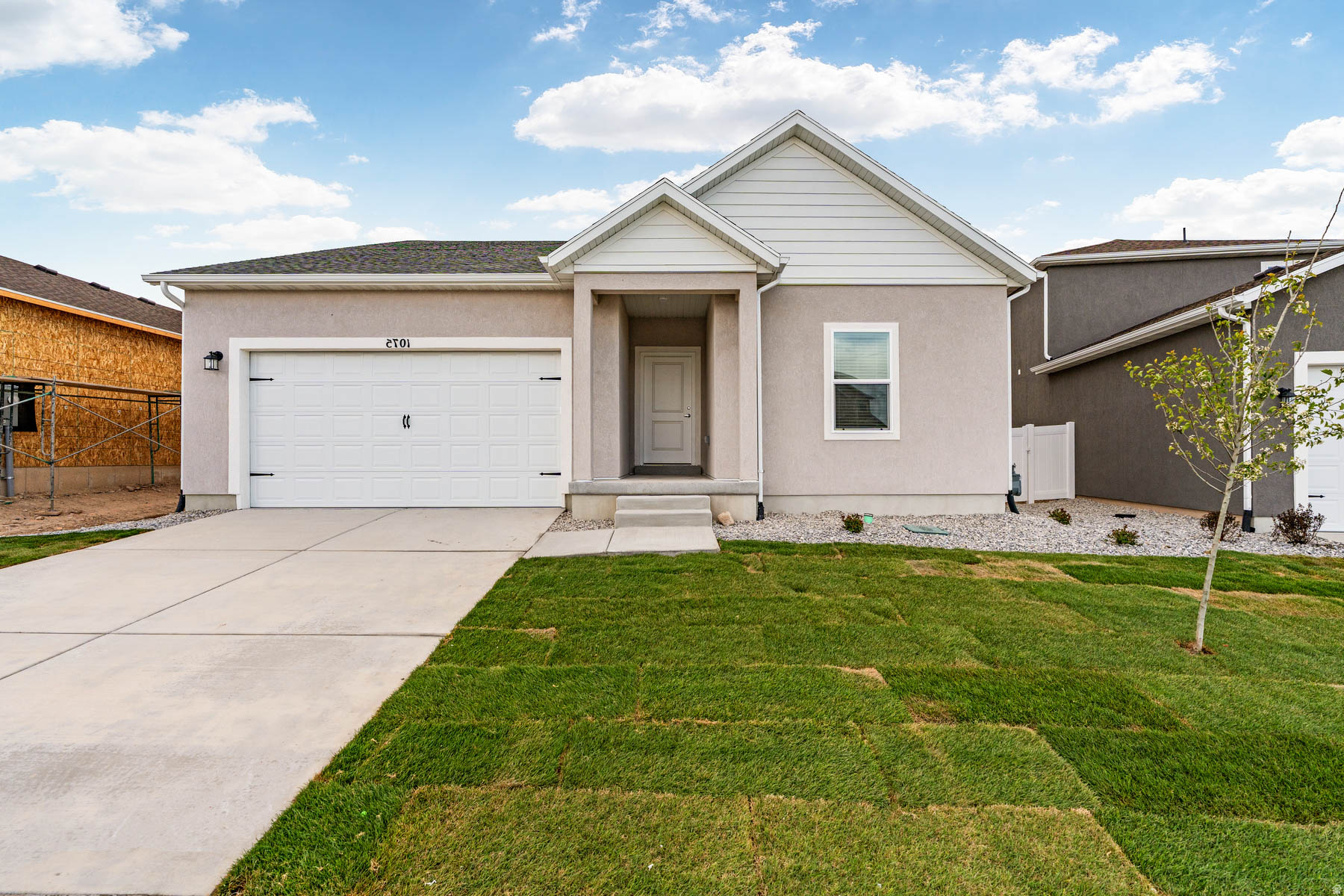 DESERT EDGE - Residential