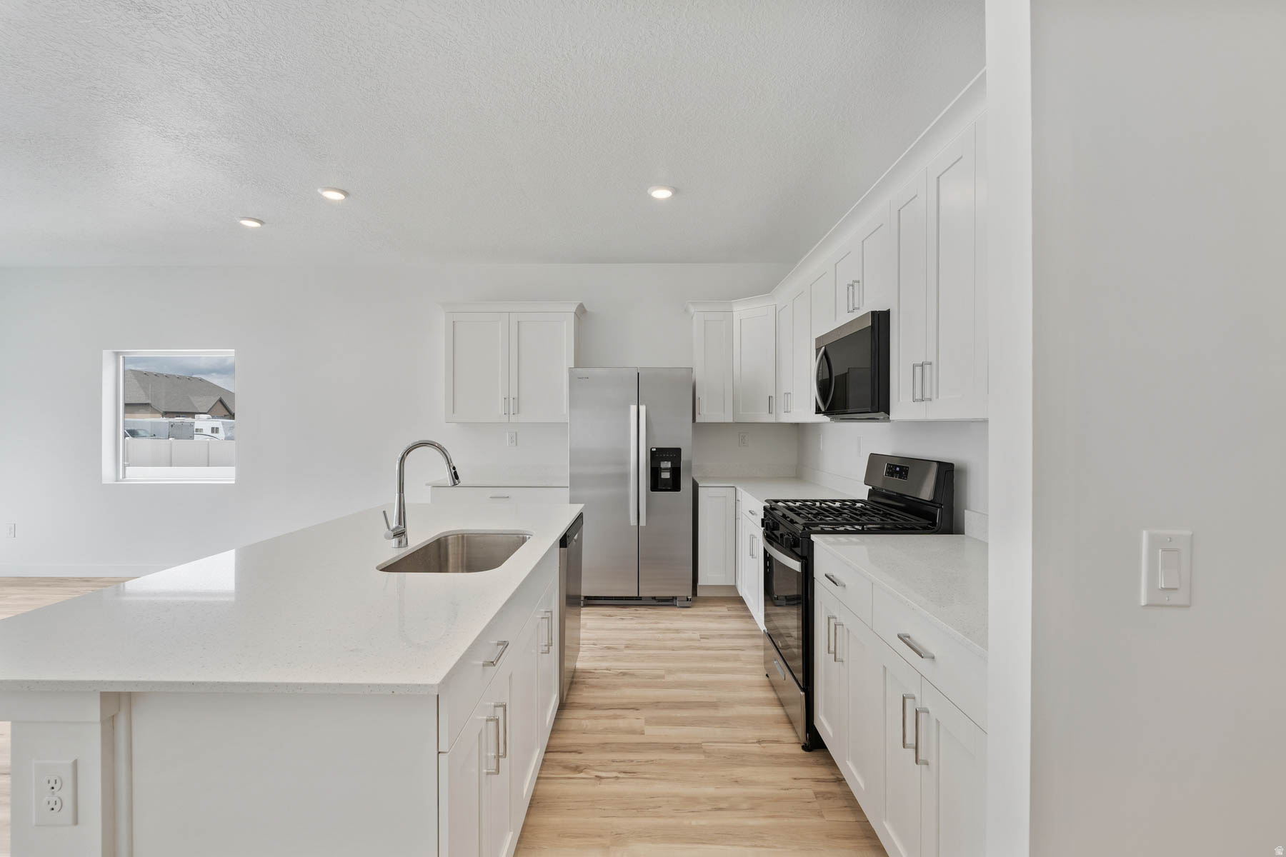DESERT EDGE - Residential