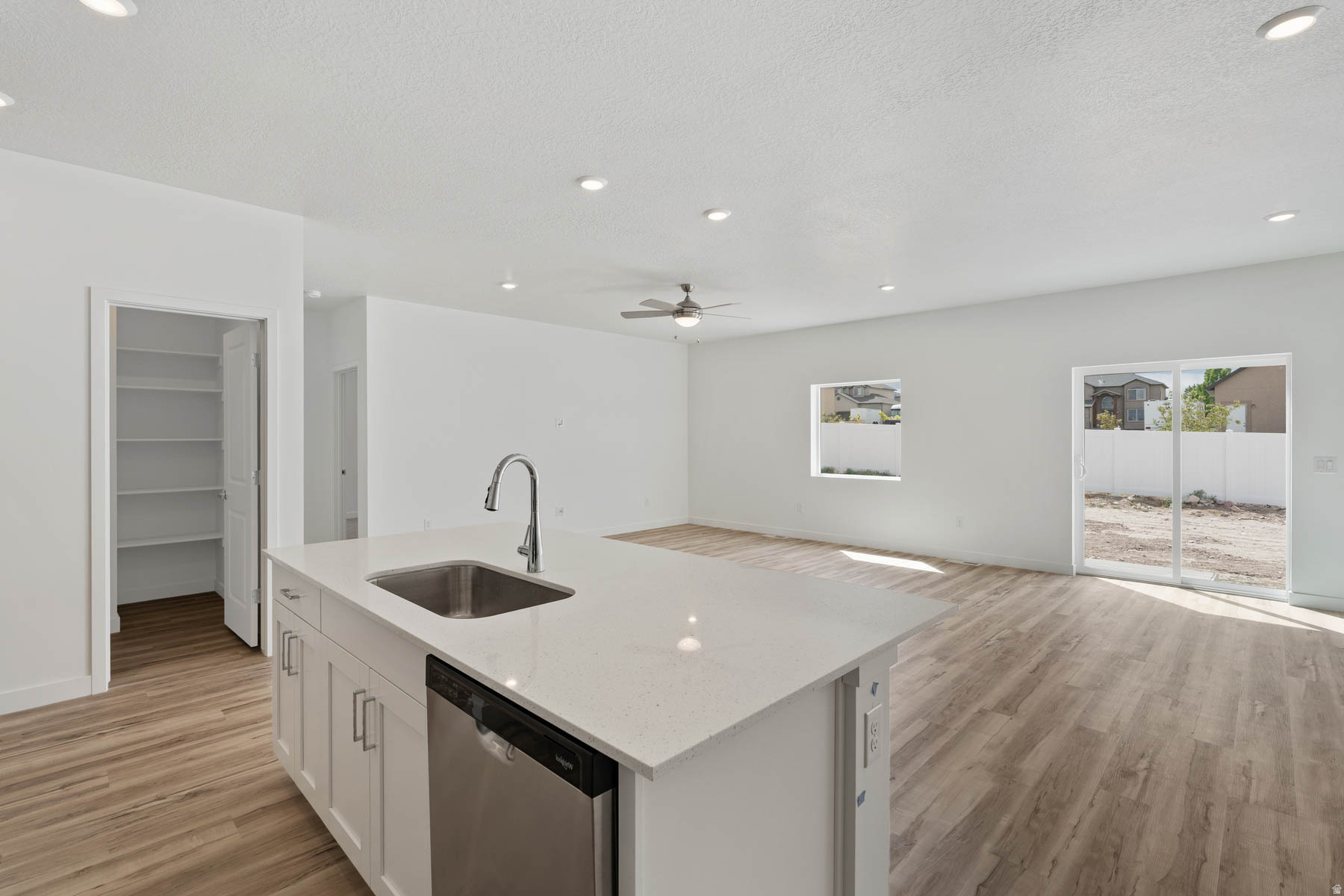 DESERT EDGE - Residential