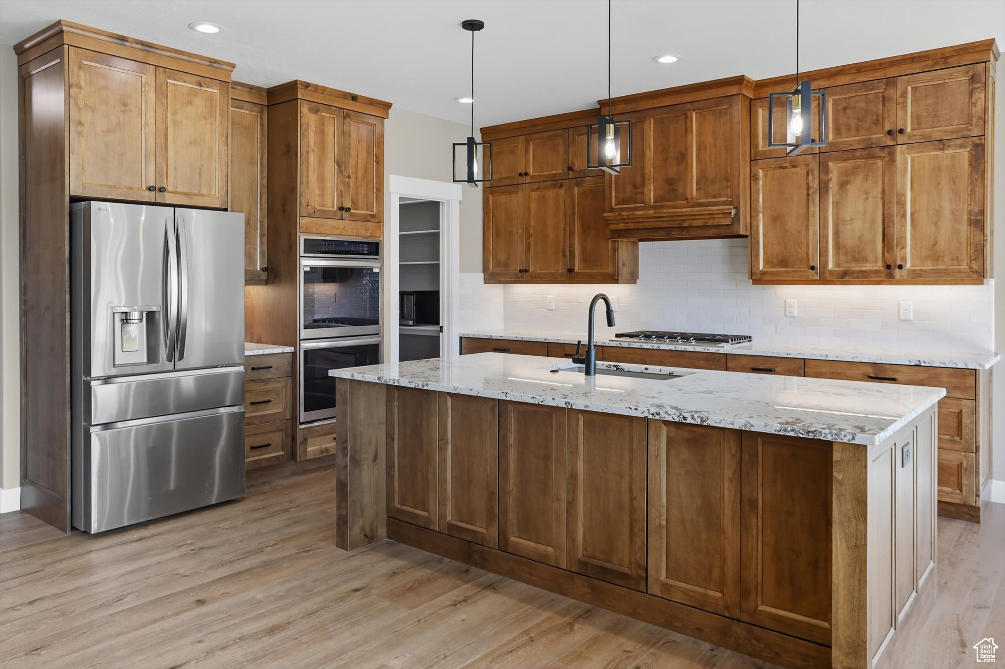 MOUNTAIN SIDE - Residential