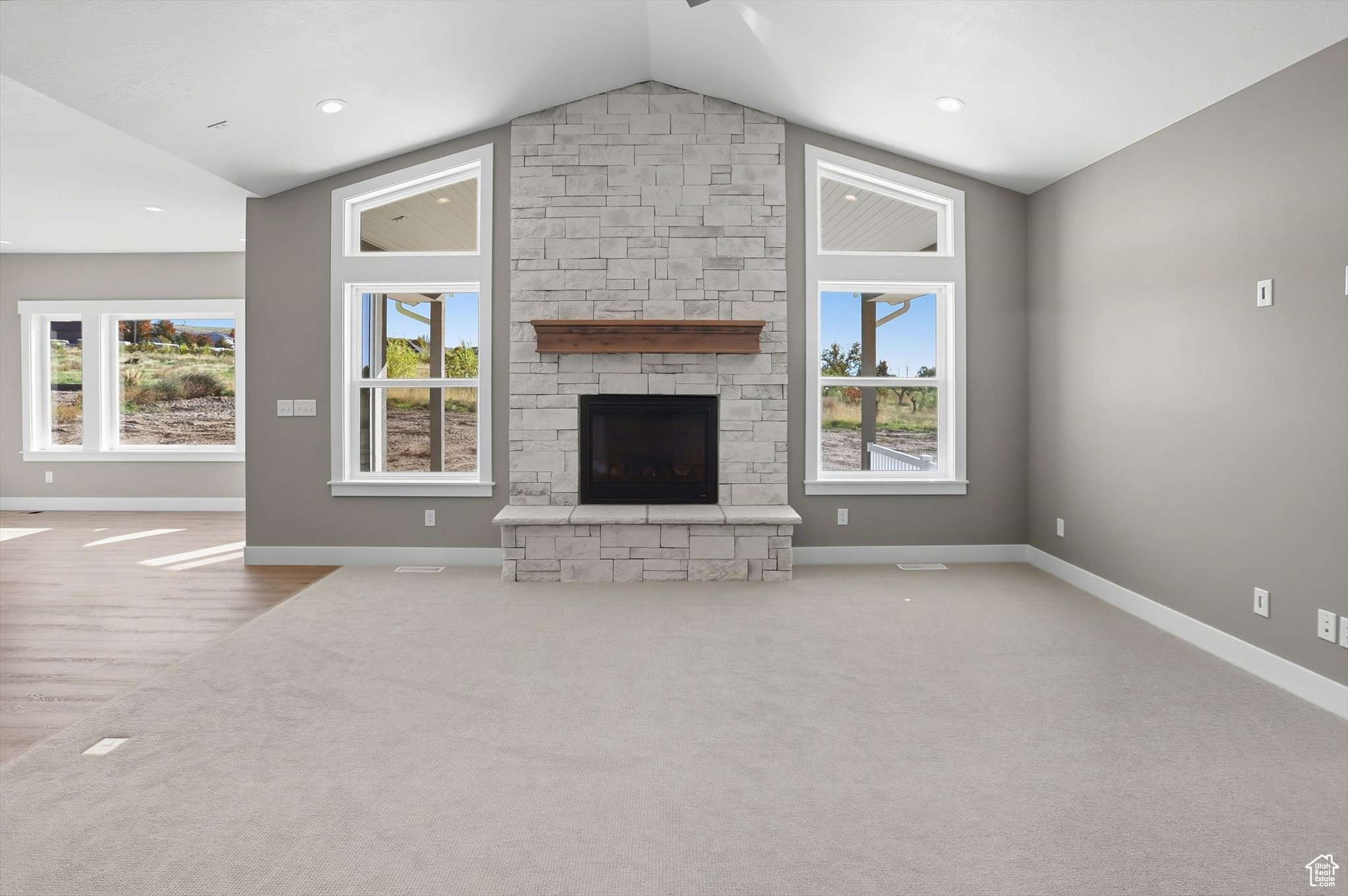 MOUNTAIN SIDE - Residential