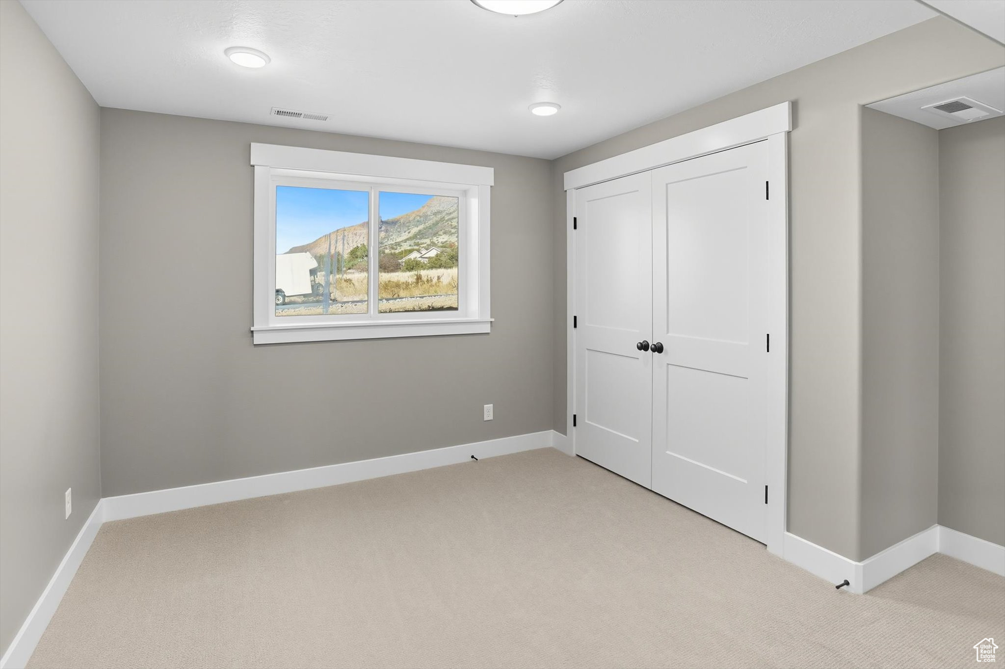 MOUNTAIN SIDE - Residential