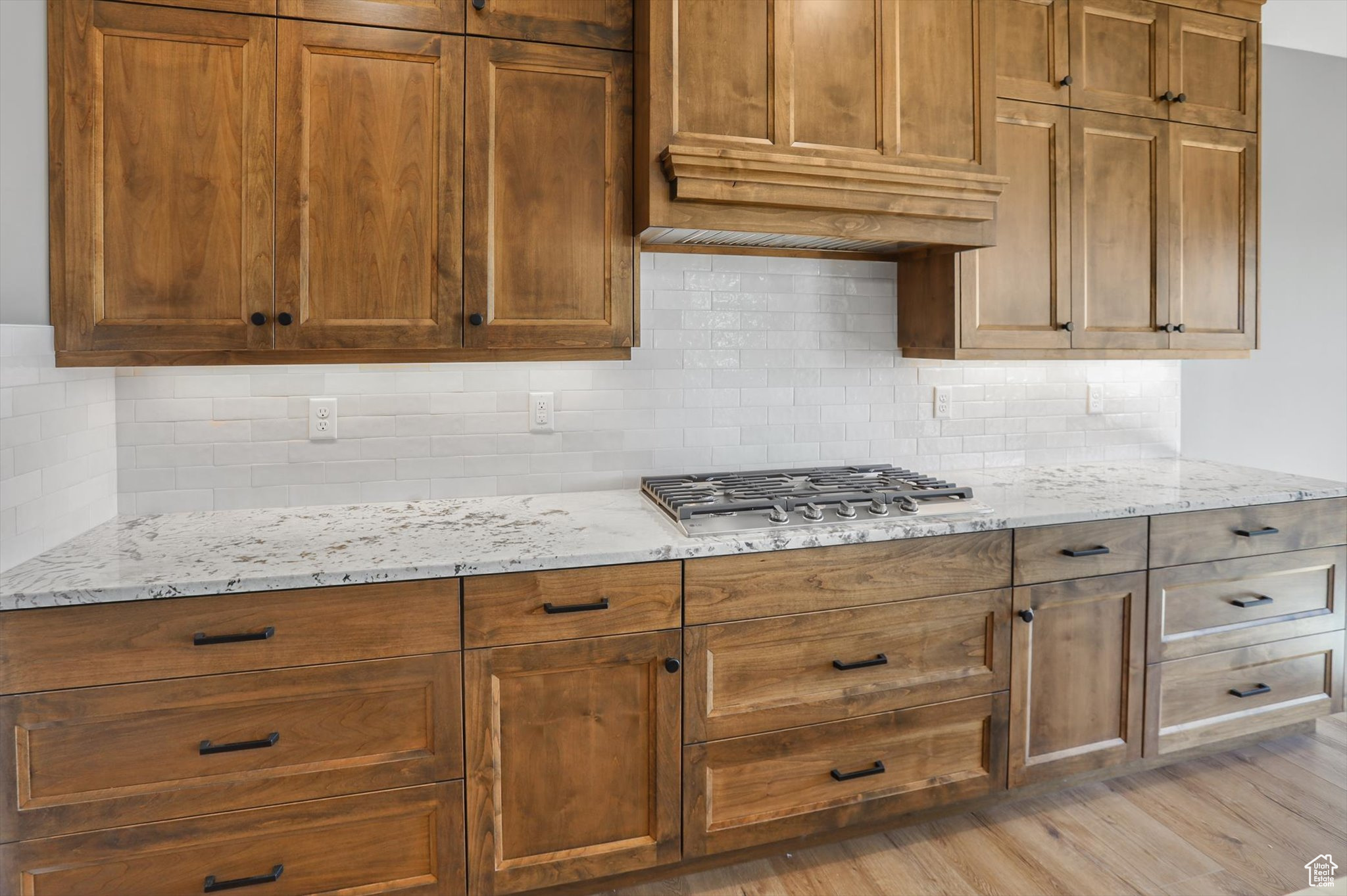 MOUNTAIN SIDE - Residential