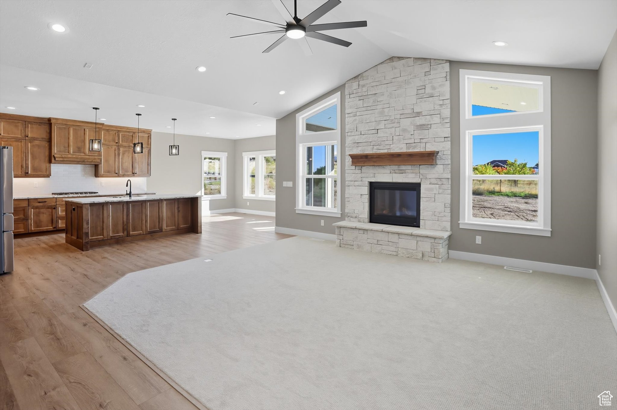 MOUNTAIN SIDE - Residential