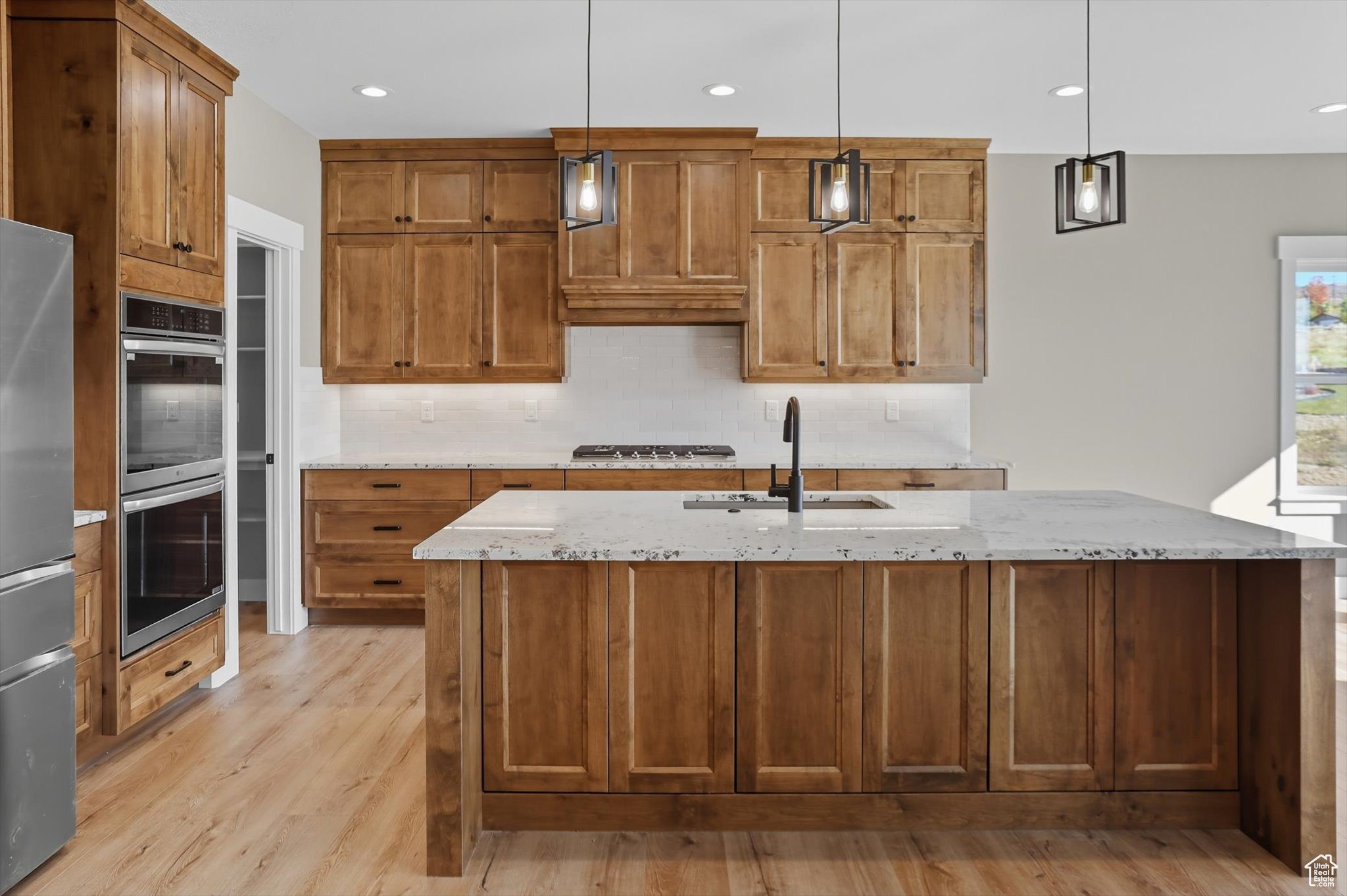 MOUNTAIN SIDE - Residential