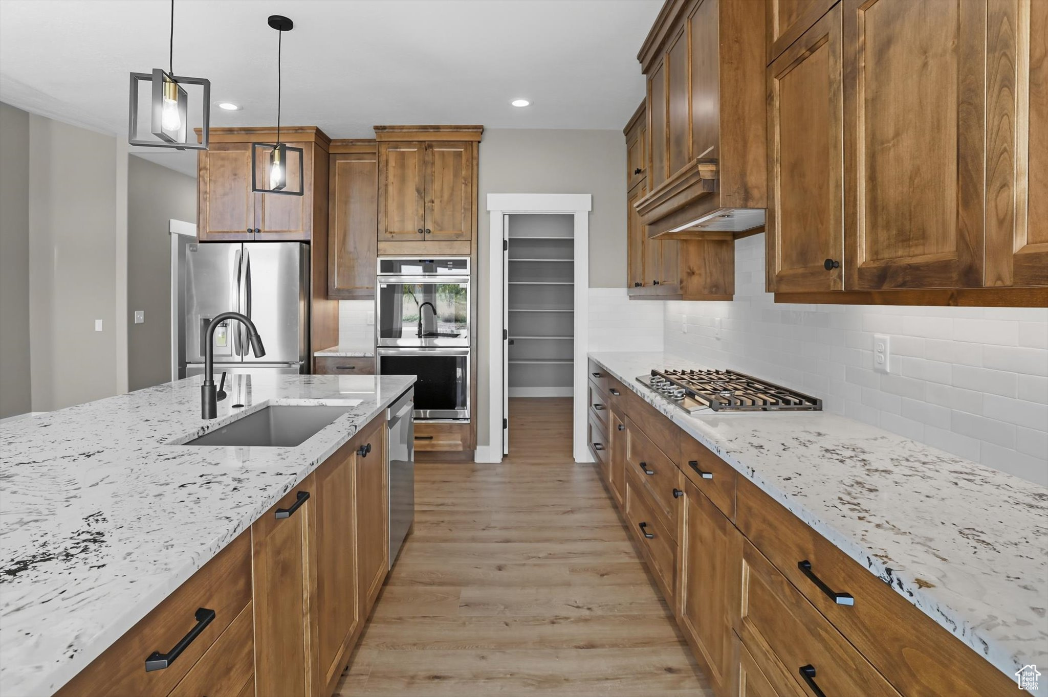 MOUNTAIN SIDE - Residential