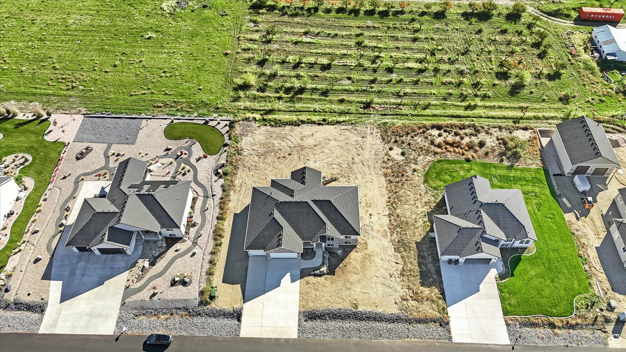 MOUNTAIN SIDE - Residential