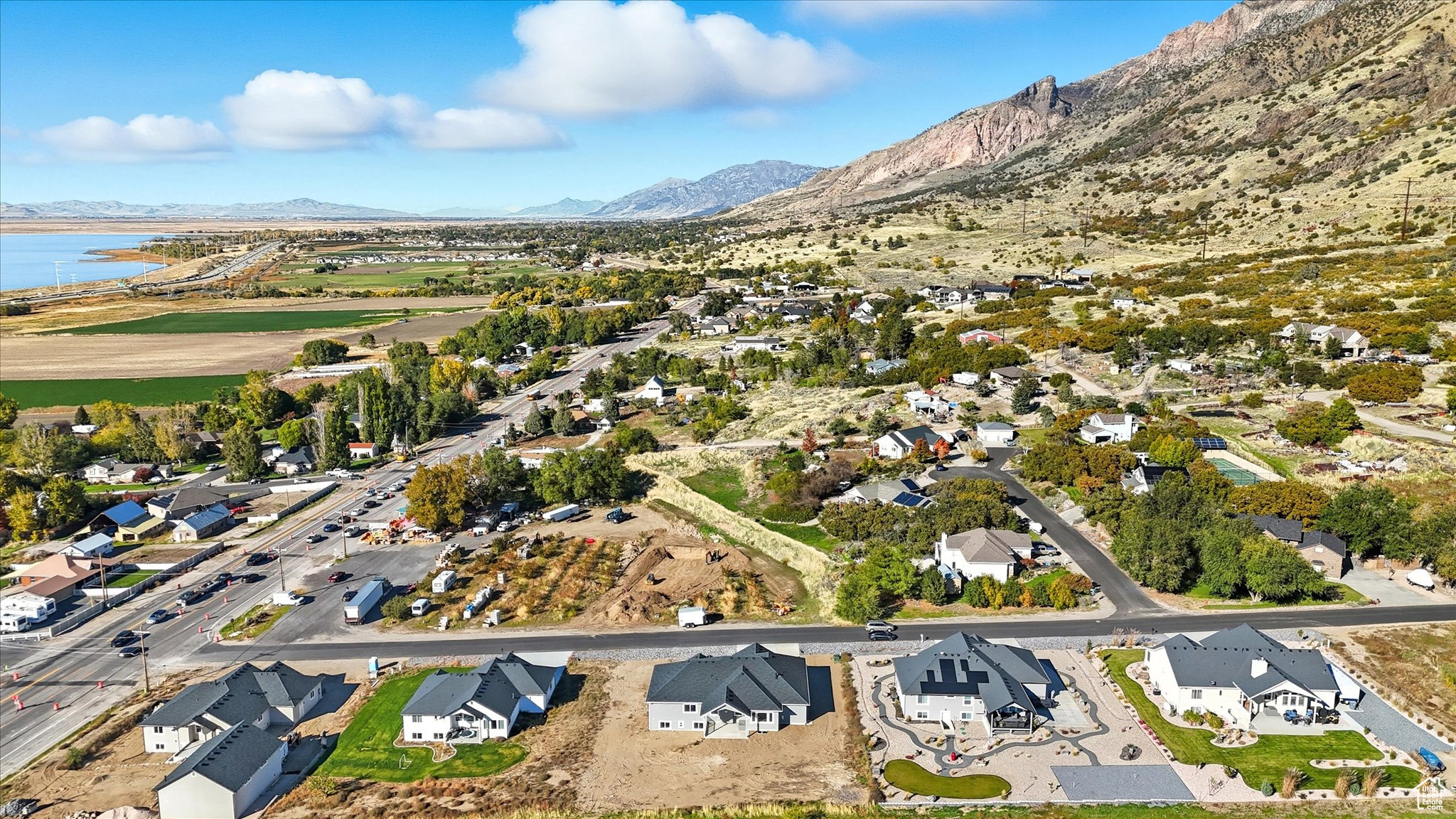 MOUNTAIN SIDE - Residential
