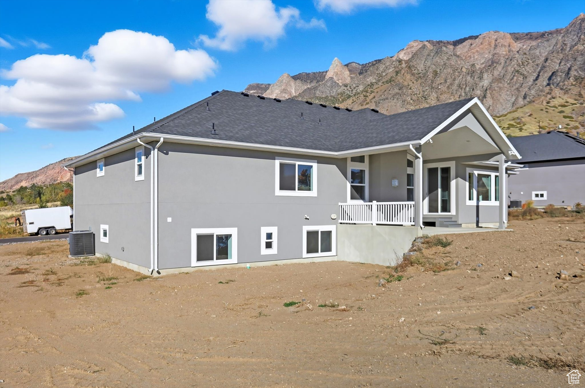 MOUNTAIN SIDE - Residential