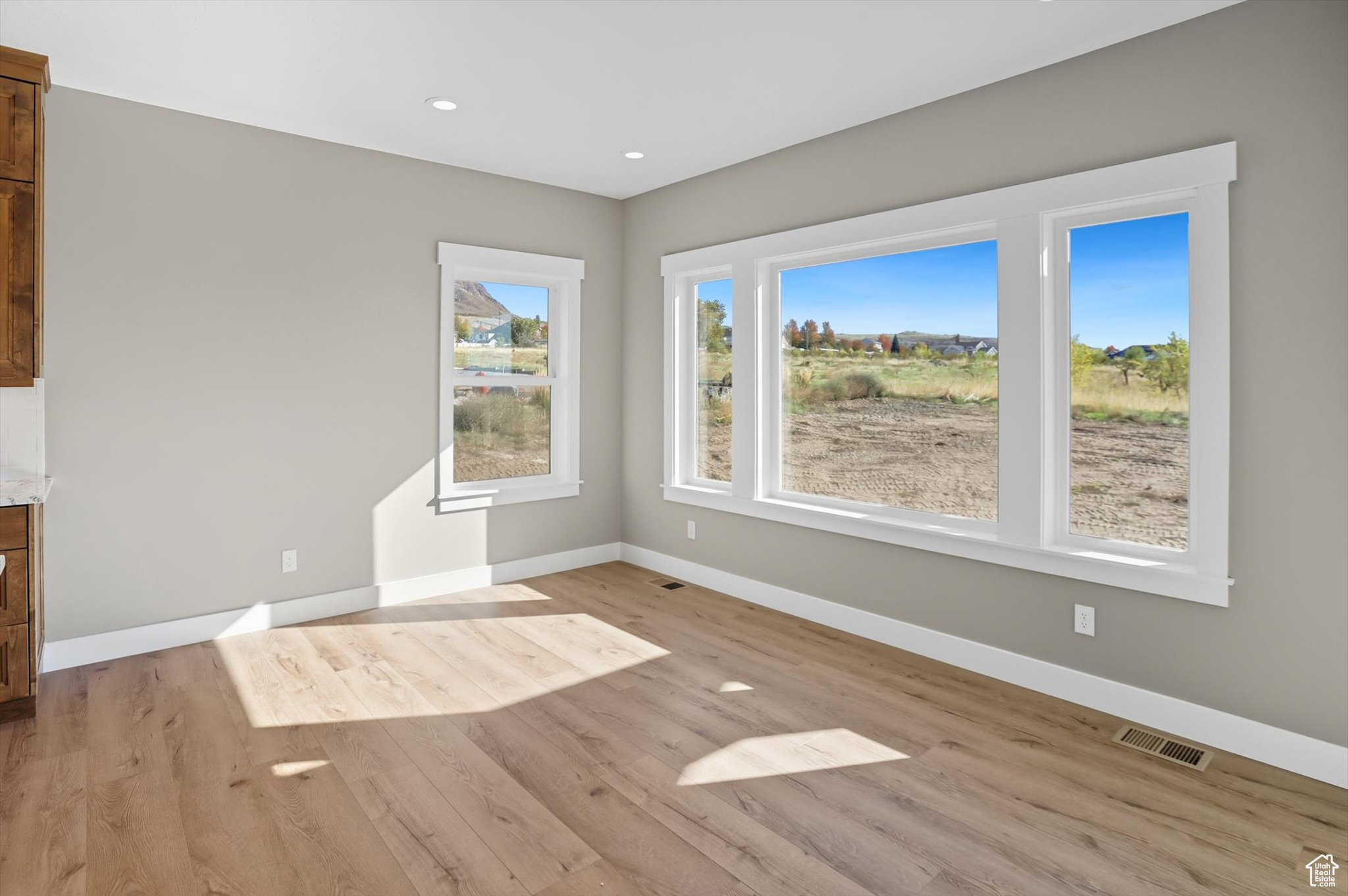 MOUNTAIN SIDE - Residential