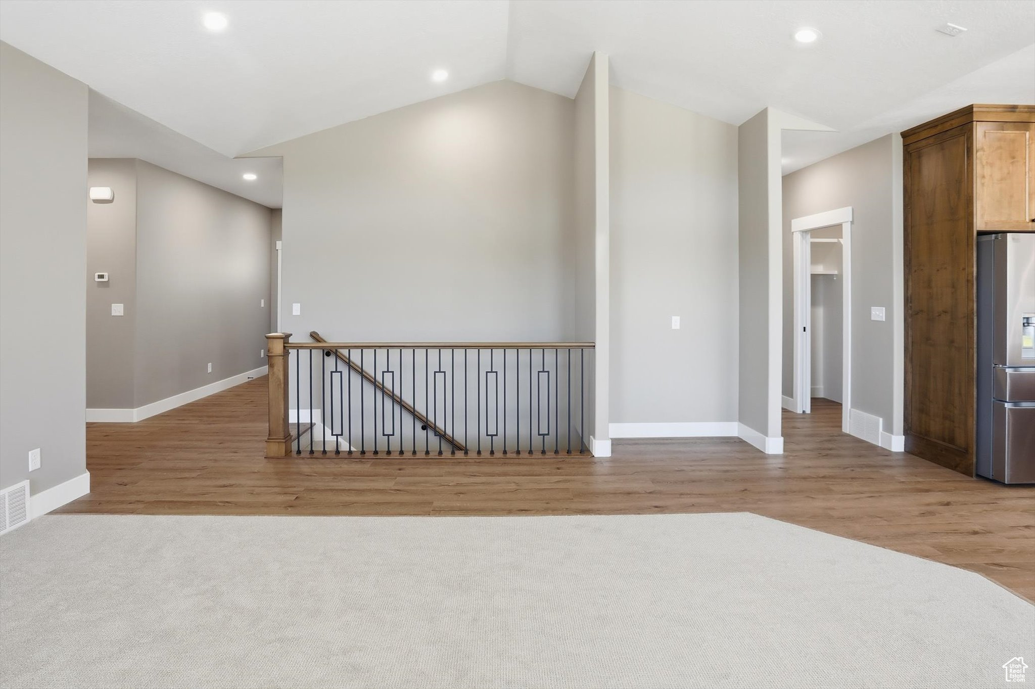 MOUNTAIN SIDE - Residential