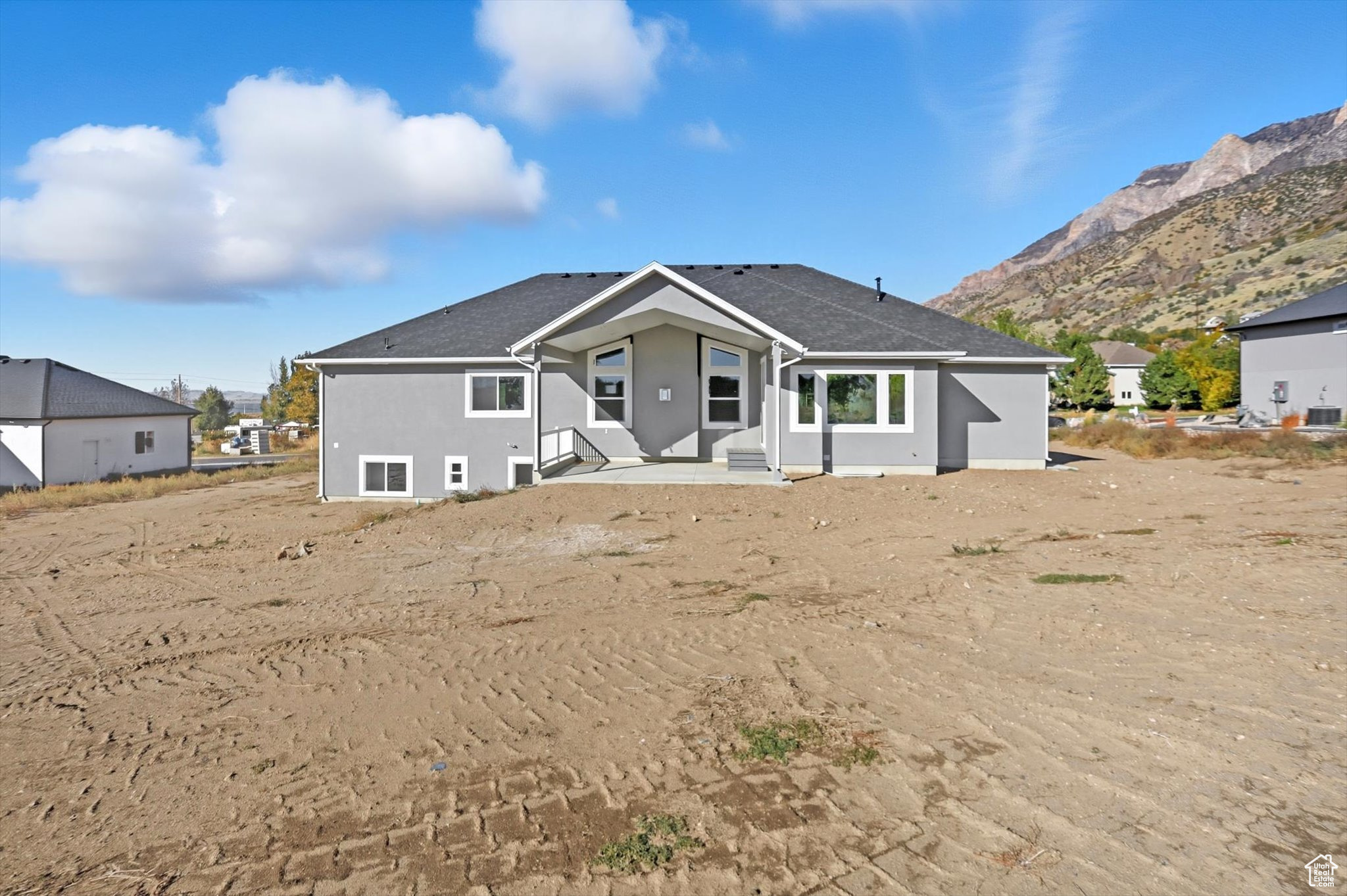 MOUNTAIN SIDE - Residential