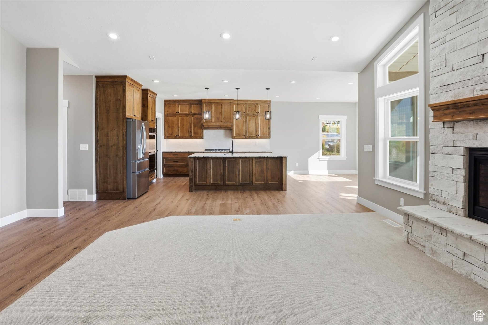 MOUNTAIN SIDE - Residential