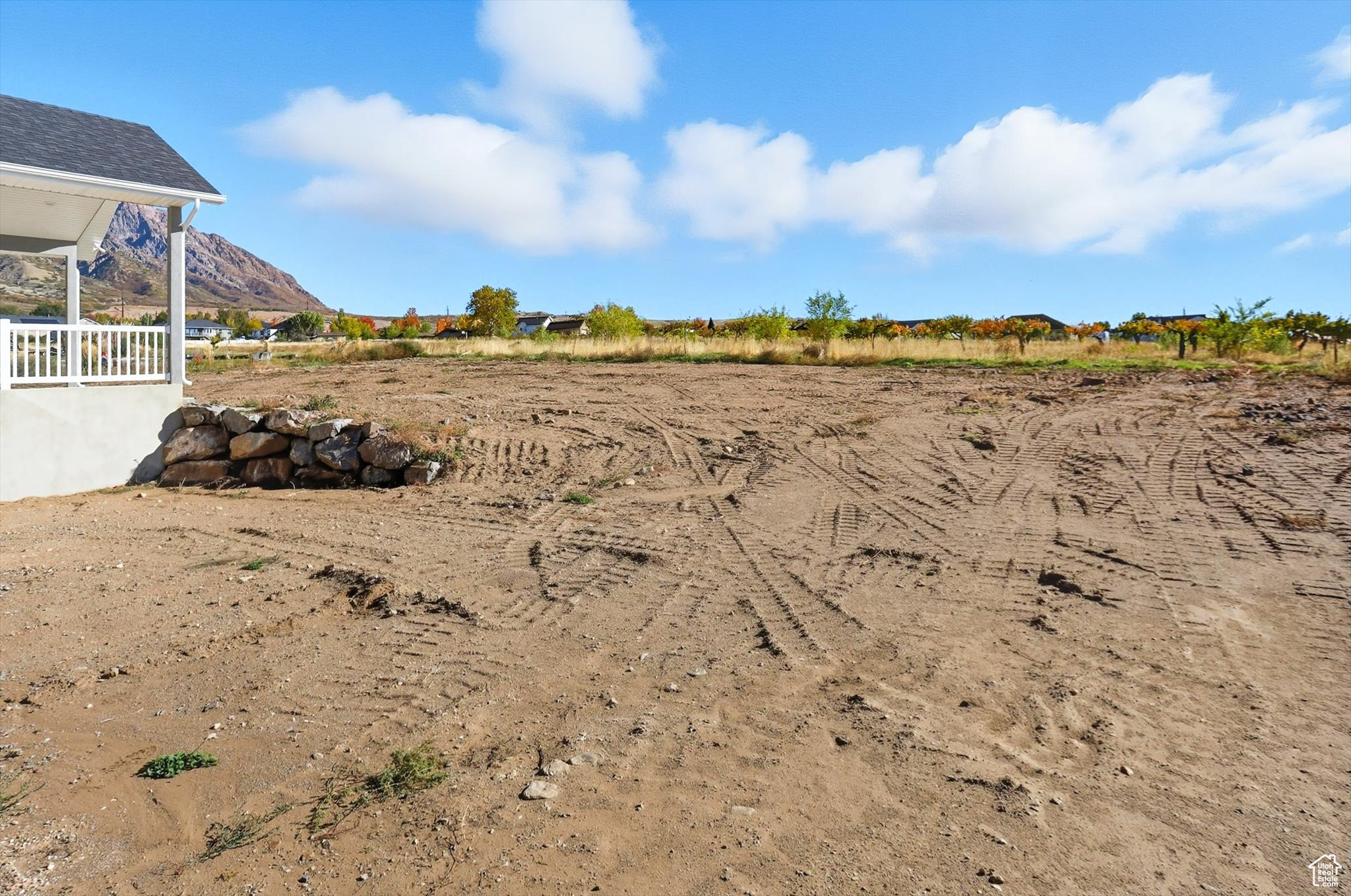 MOUNTAIN SIDE - Residential