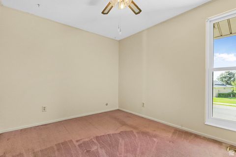 Tiny photo for 272 N PIN OAK LN, Kaysville, UT 84037 (MLS # 2114306)