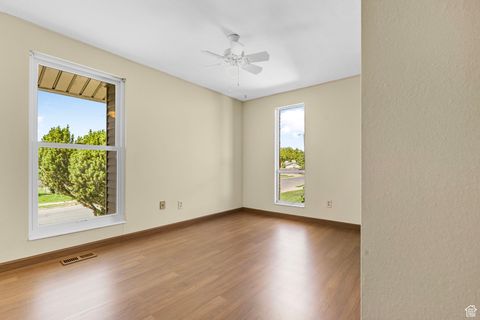 Tiny photo for 272 N PIN OAK LN, Kaysville, UT 84037 (MLS # 2114306)