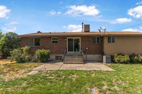 Tiny photo for 272 N PIN OAK LN, Kaysville, UT 84037 (MLS # 2114306)